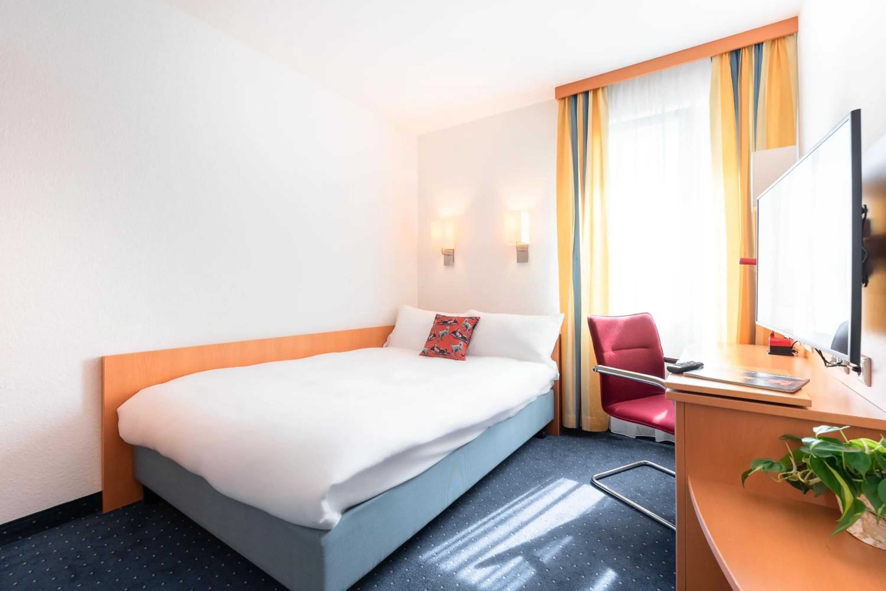 Bed in Greet hotel Darmstadt - an Accor hotel -
