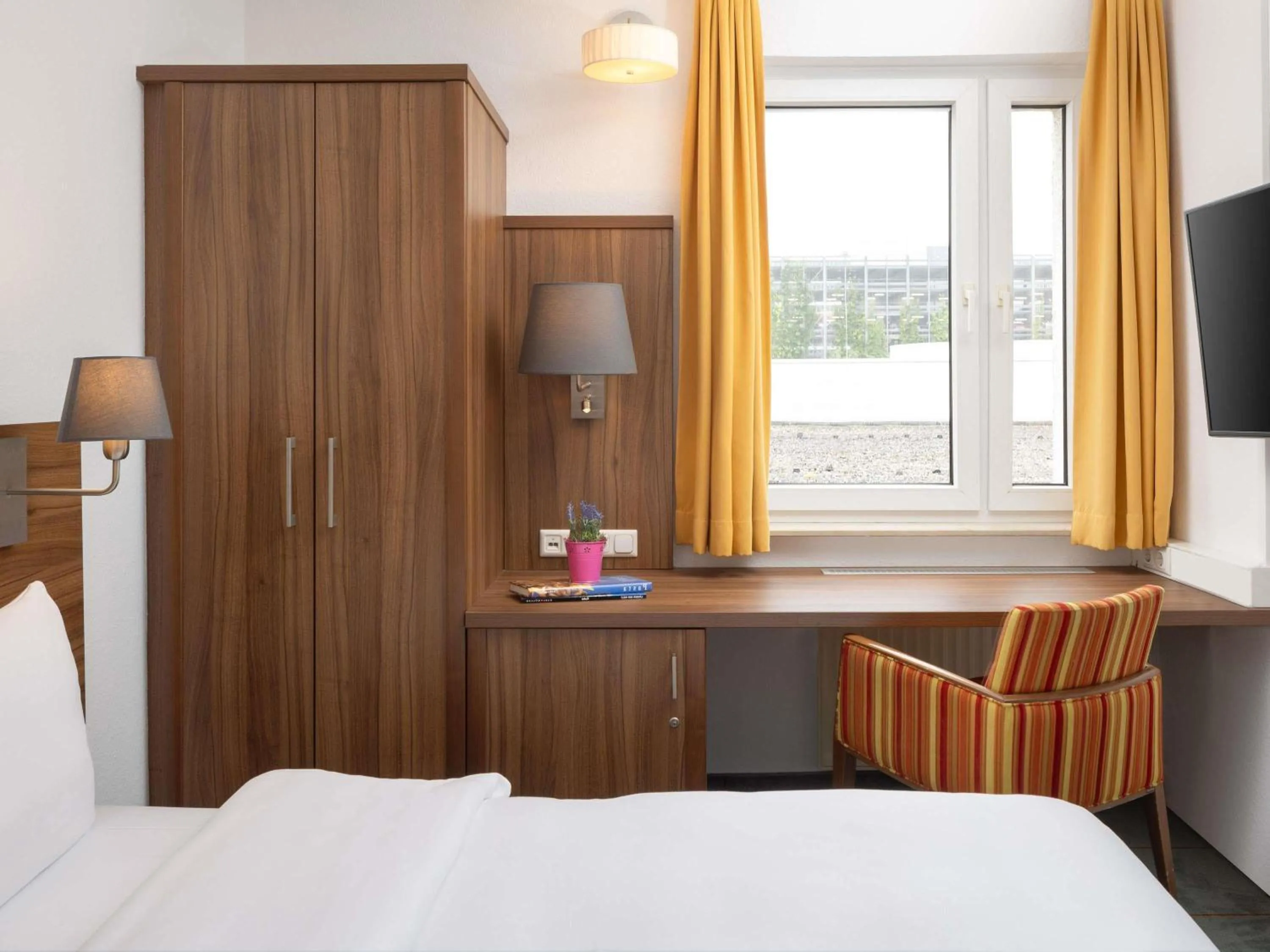 Bedroom, Bed in Greet hotel Darmstadt - an Accor hotel -