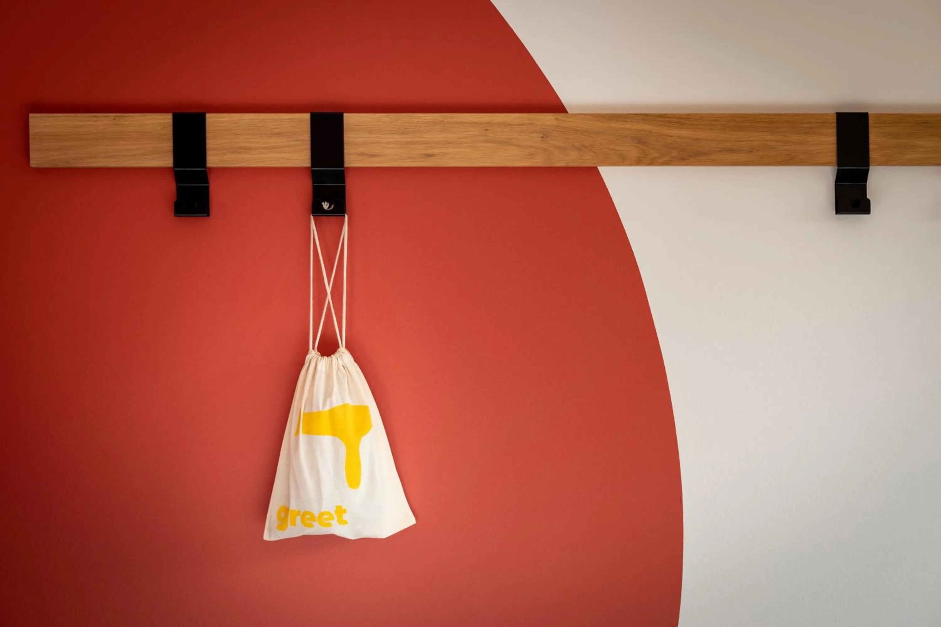 wardrobe in Greet hotel Darmstadt - an Accor hotel -