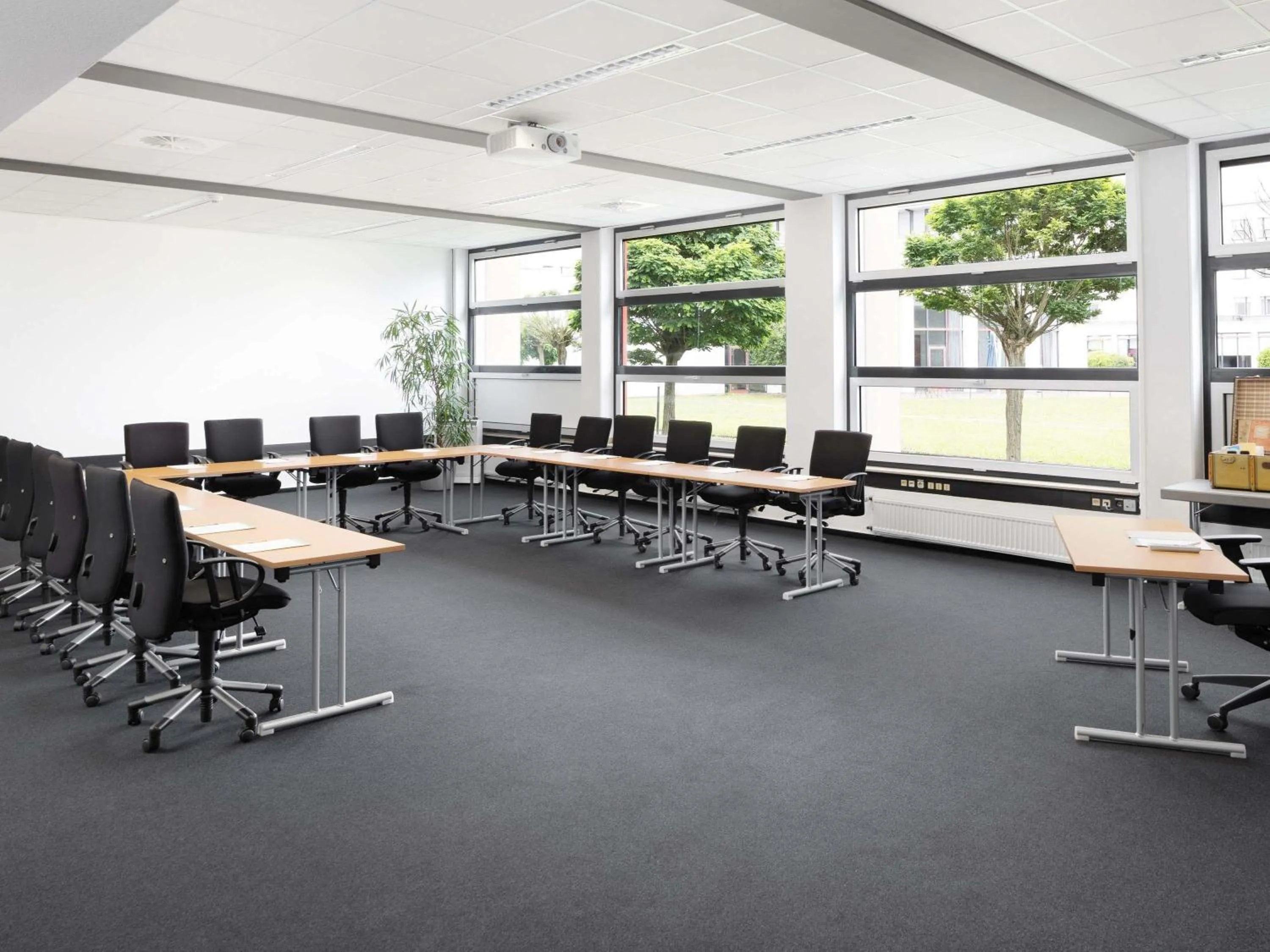 Meeting/conference room in Greet hotel Darmstadt - an Accor hotel -