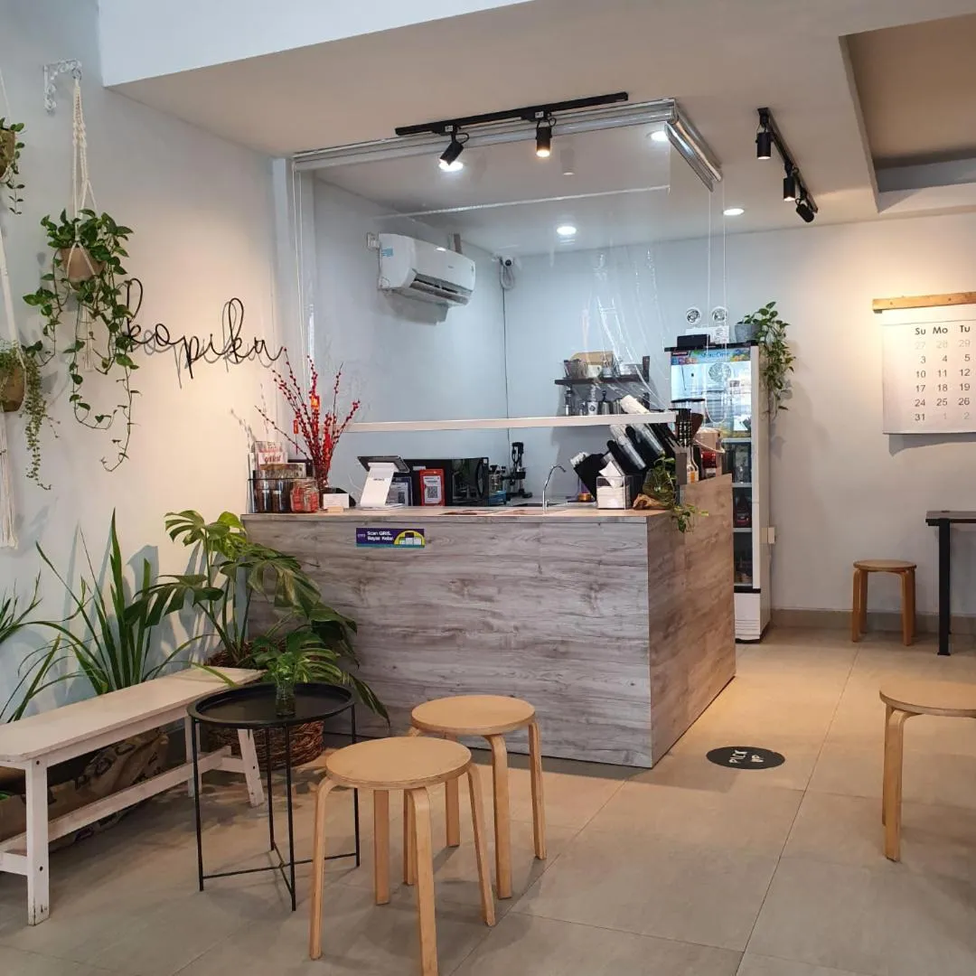 Lounge or bar in Circle One