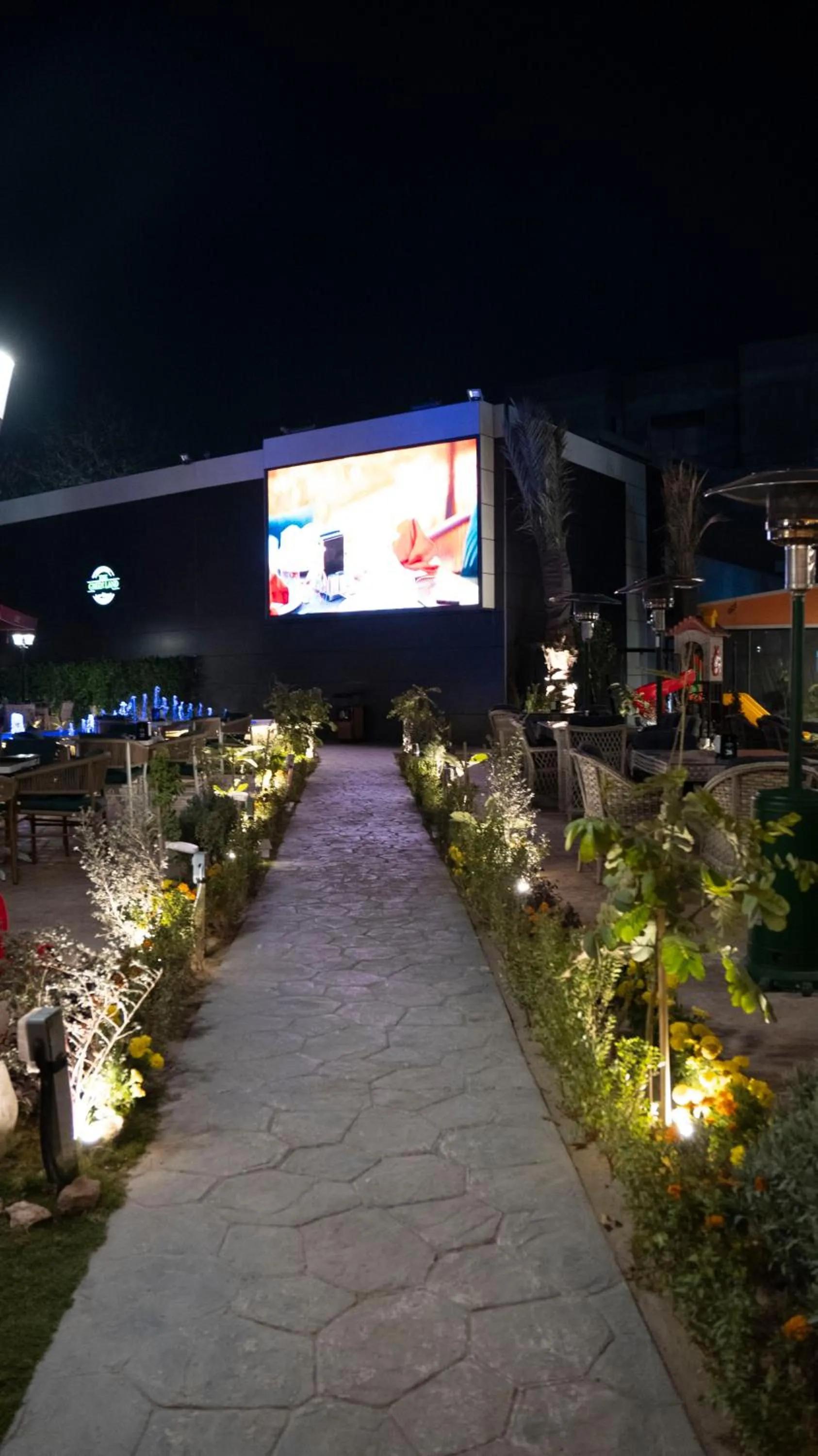 Restaurant/places to eat in Coral Baghdad Hotel