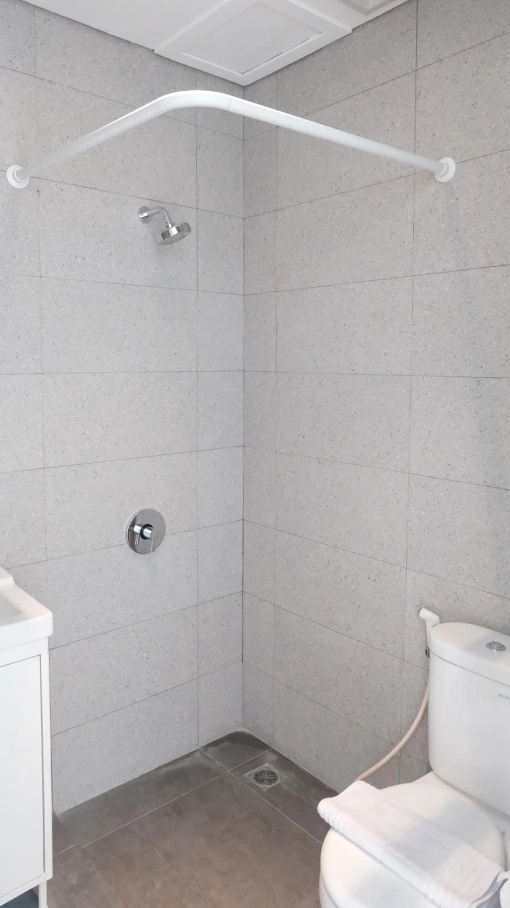 Bathroom in Tengah Tengah