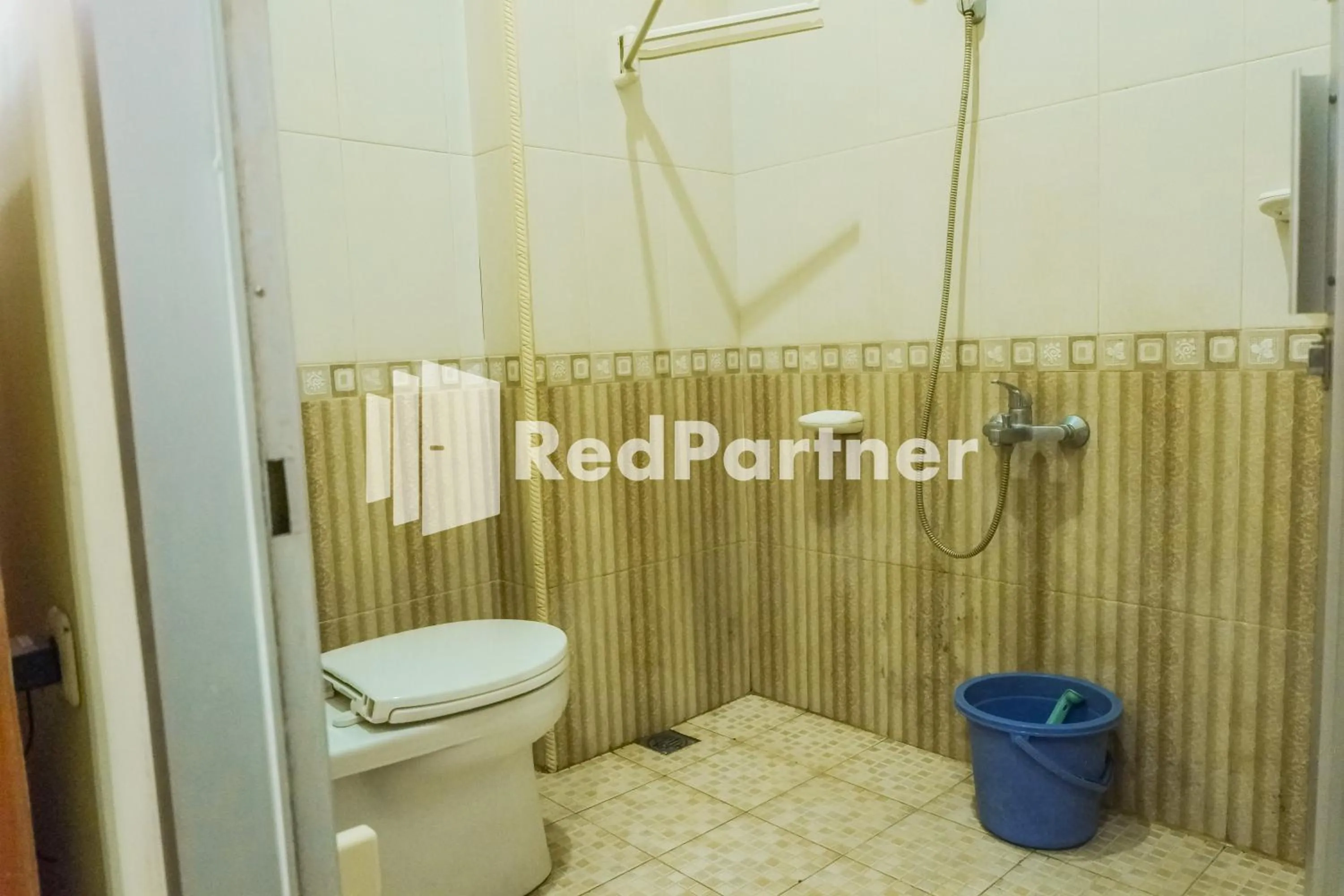 Grand Kembar Hotel Mitra RedDoorz