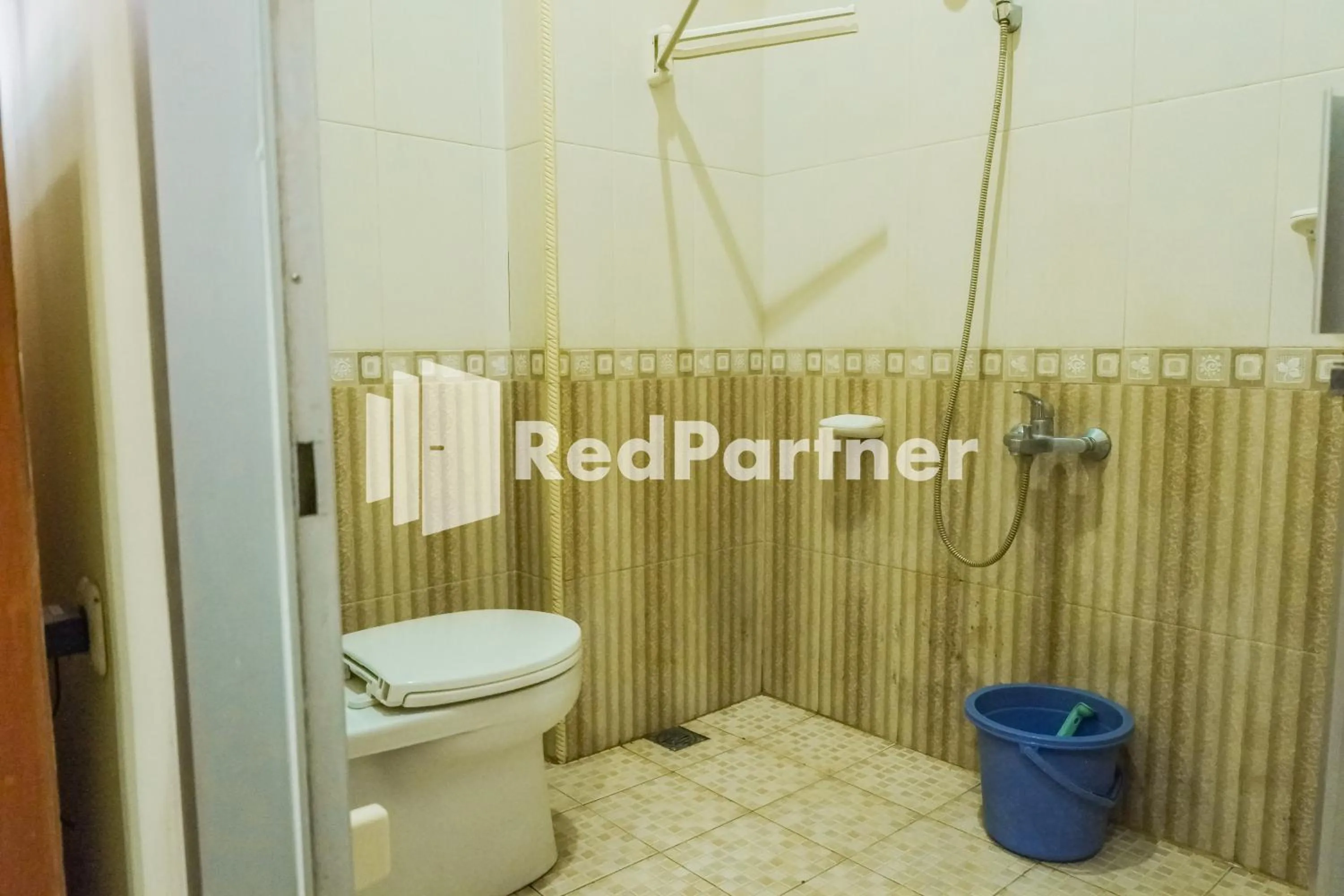 Grand Kembar Hotel Mitra RedDoorz