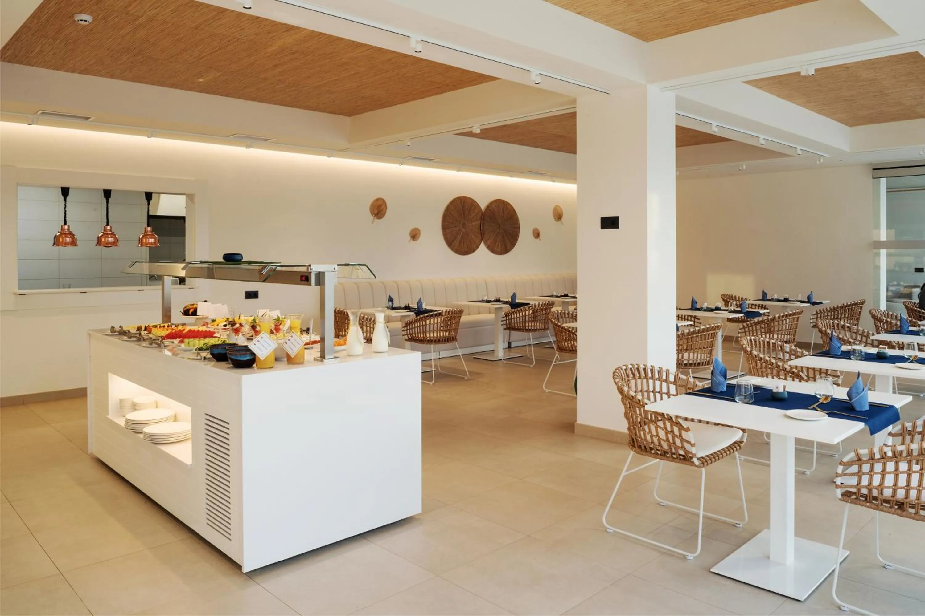 Restaurant/places to eat in Royal Marina Suites Boutique Hotel - Adults Only