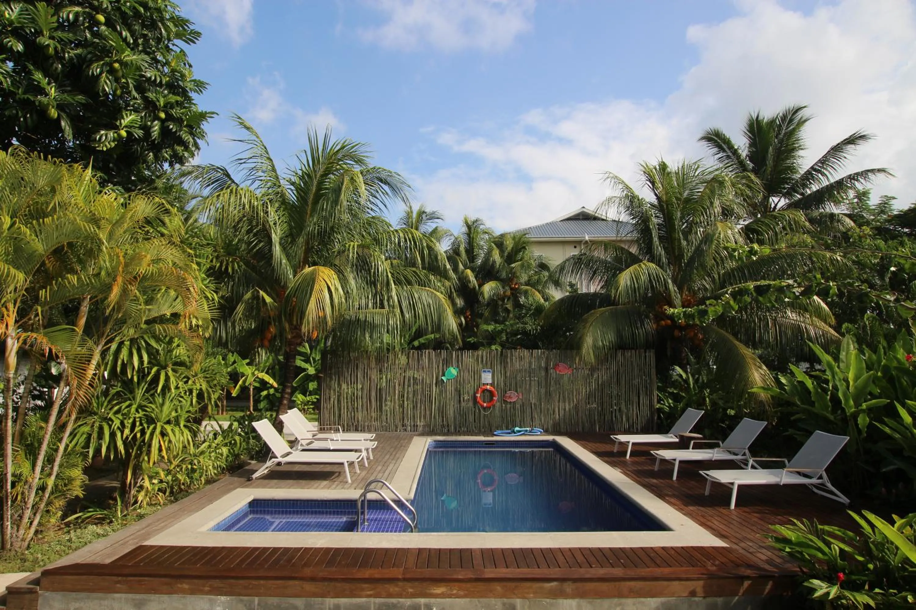 Pool view in Castaway Lodge