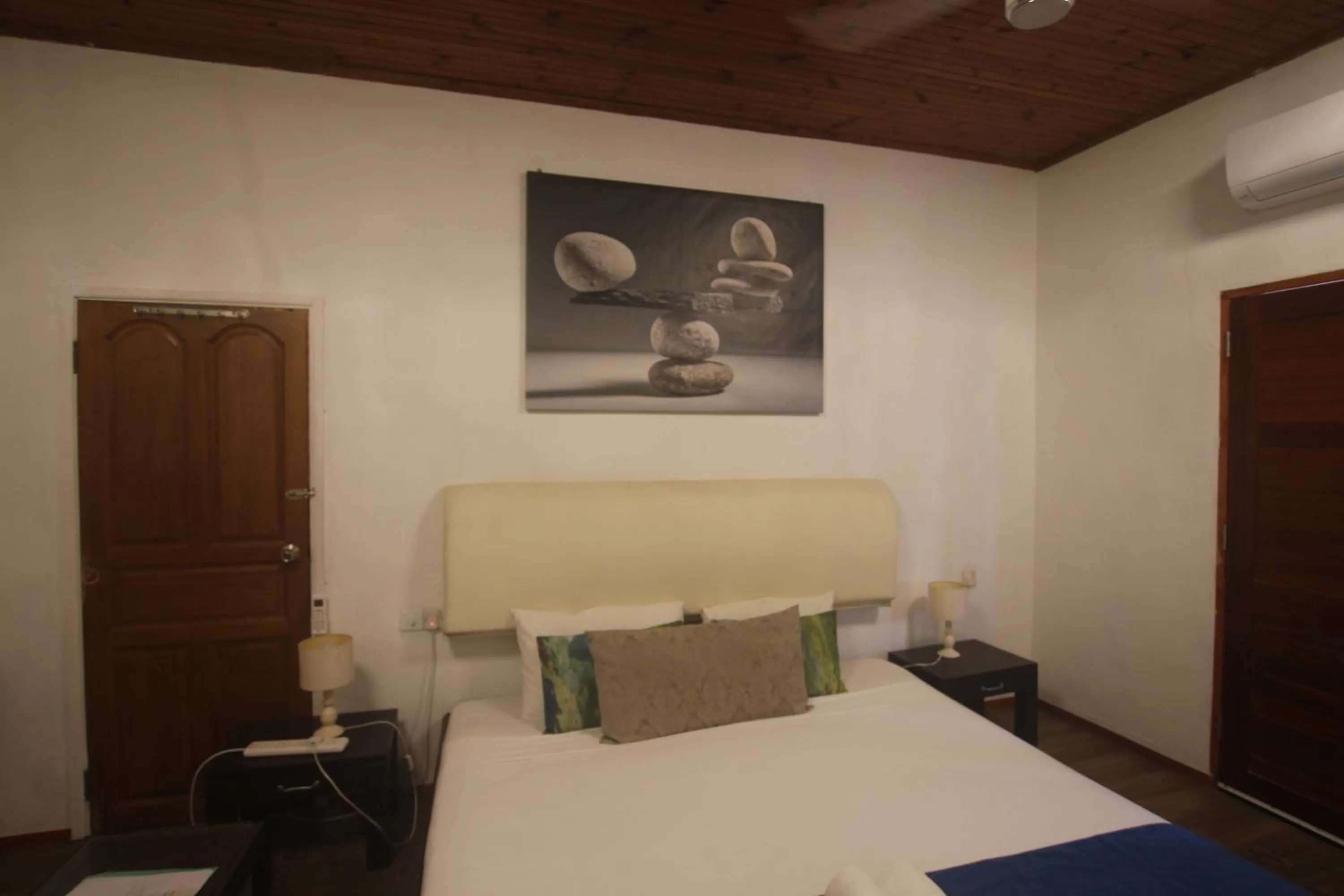 Bed in Castaway Lodge
