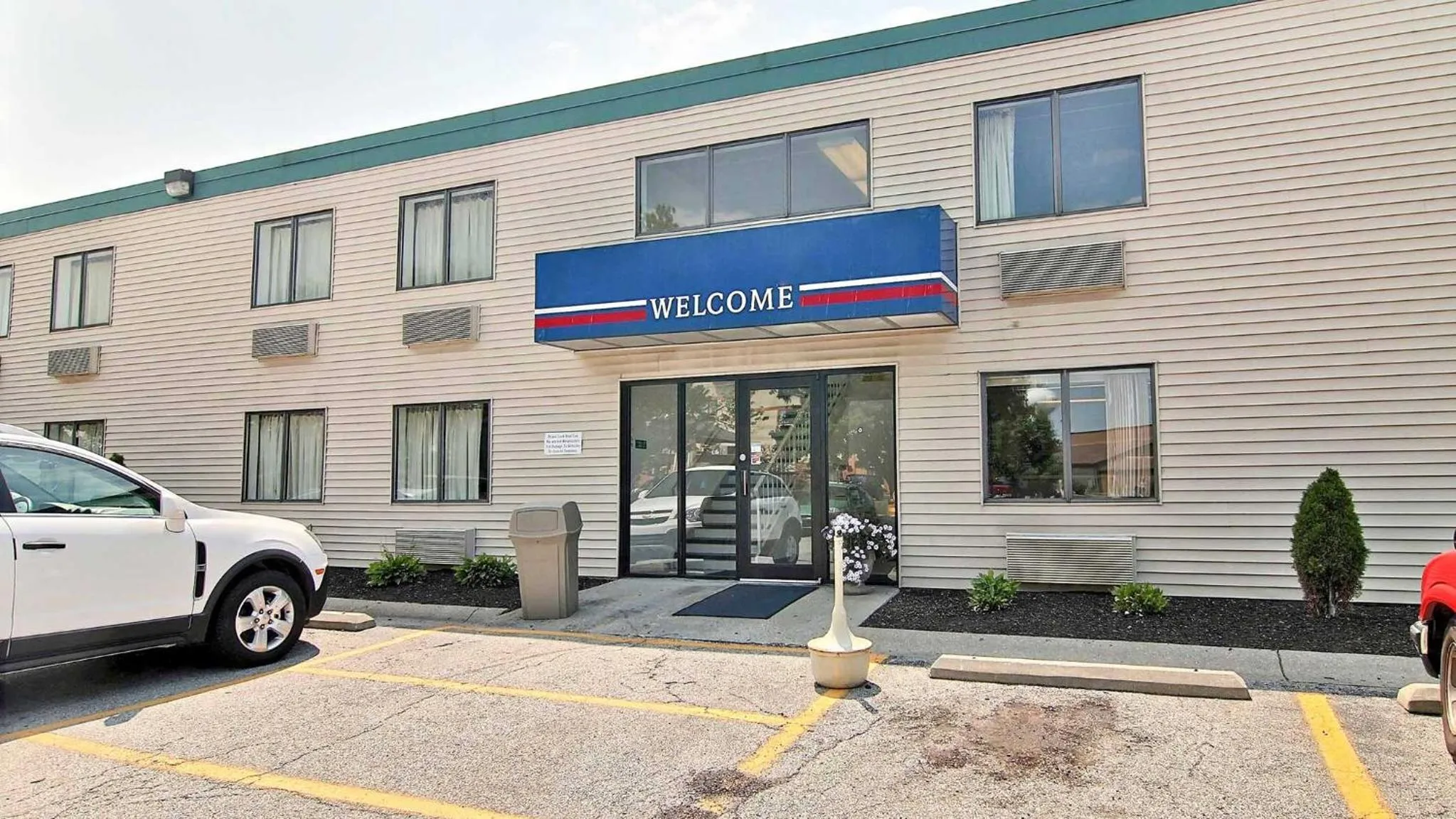 Property building in Studio 6 Merrillville IN