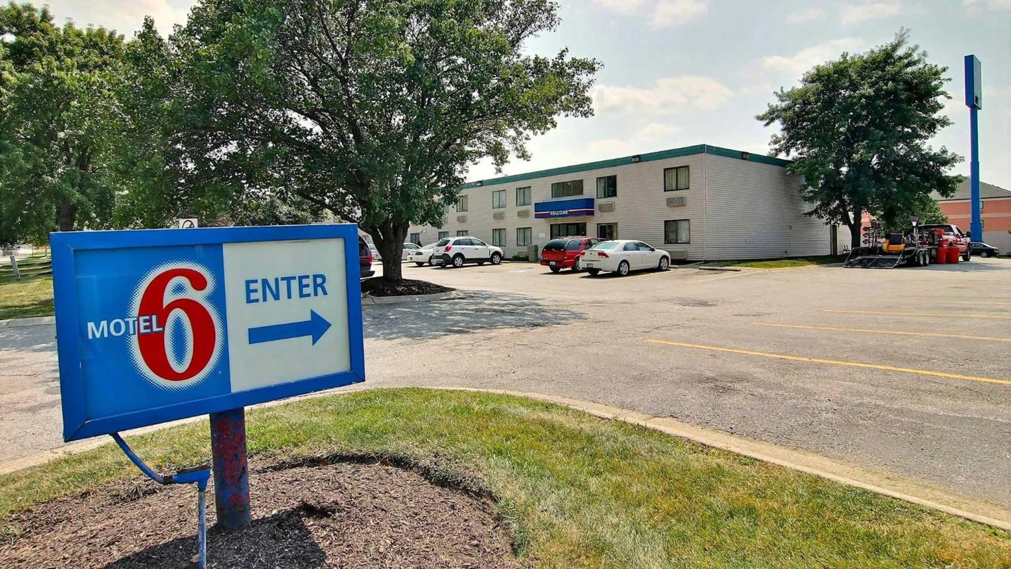 Property building in Studio 6 Merrillville IN