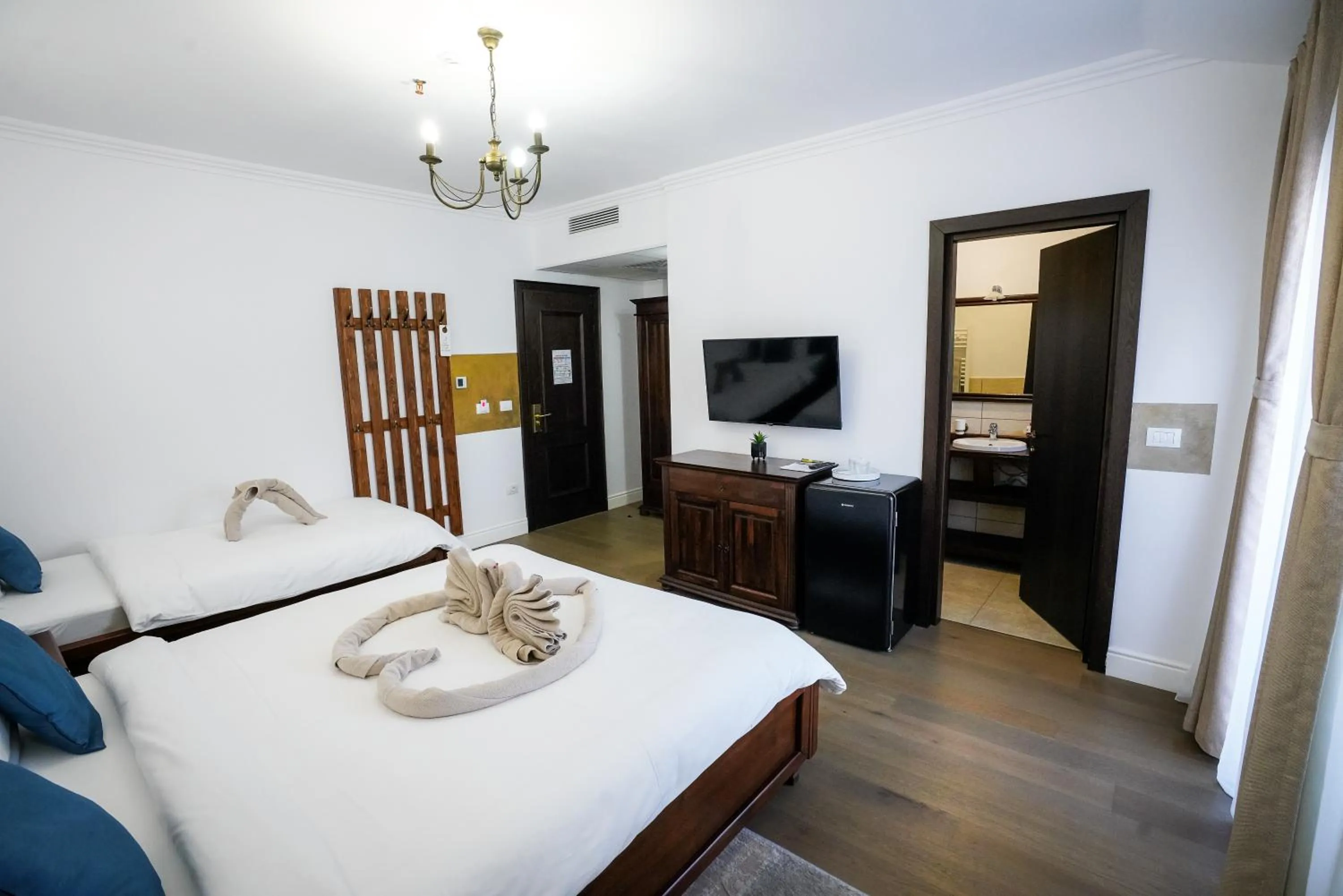 TV and multimedia, Bed in Hotel Yara