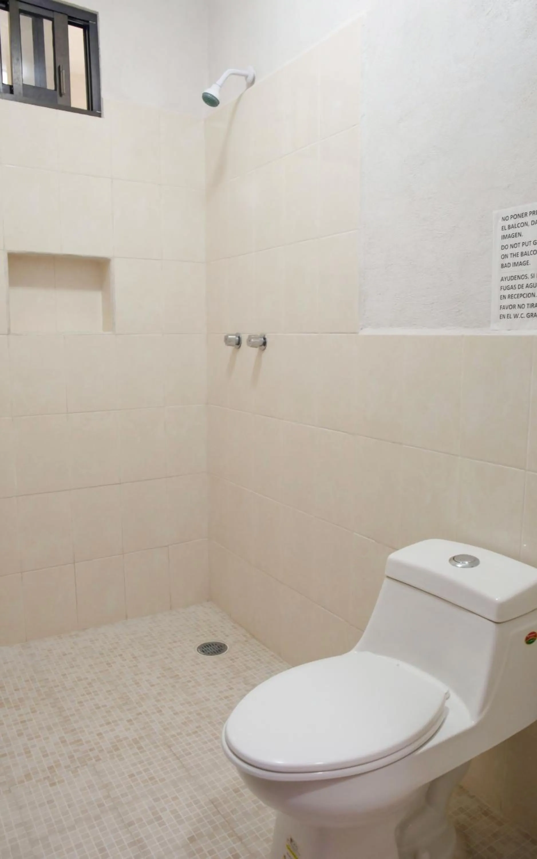 Shower in Hotel Los Arcos Holbox