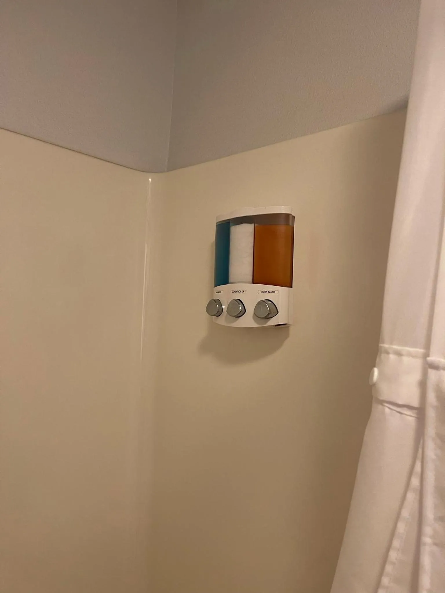 Bathroom in Mountain View Guest Motel