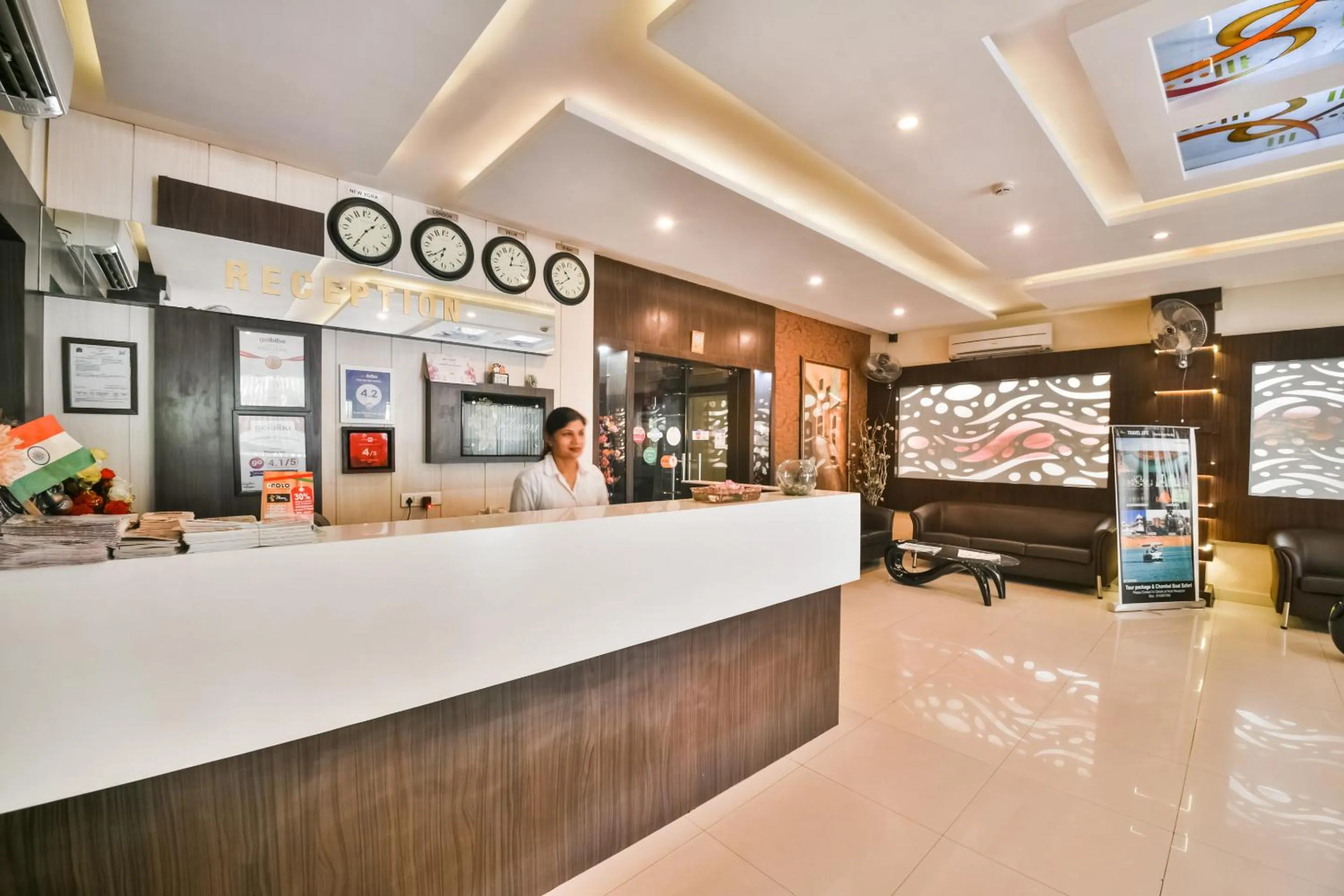 Lobby or reception in Hotel Flowers Inn