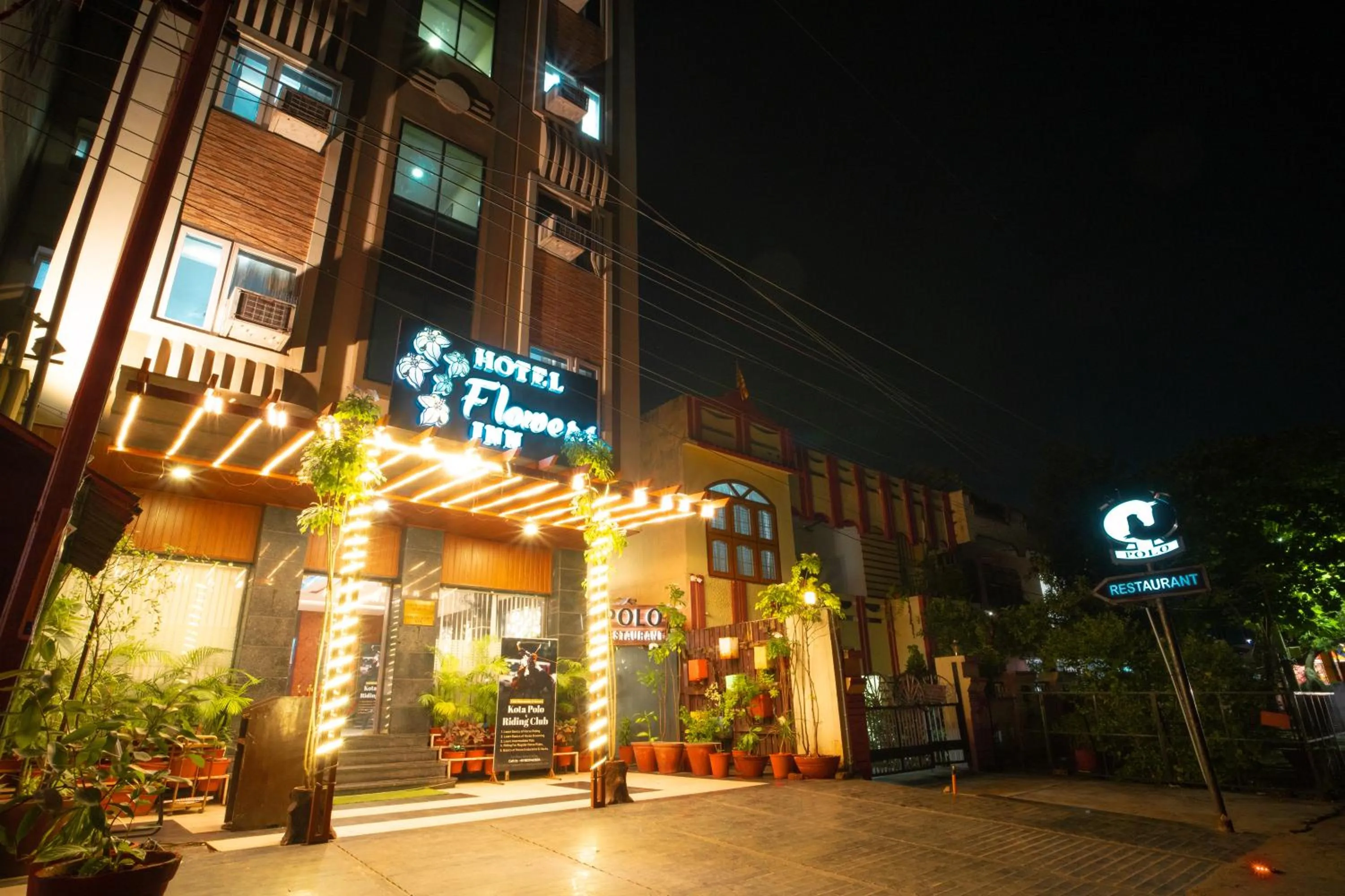 Property building in Hotel Flowers Inn