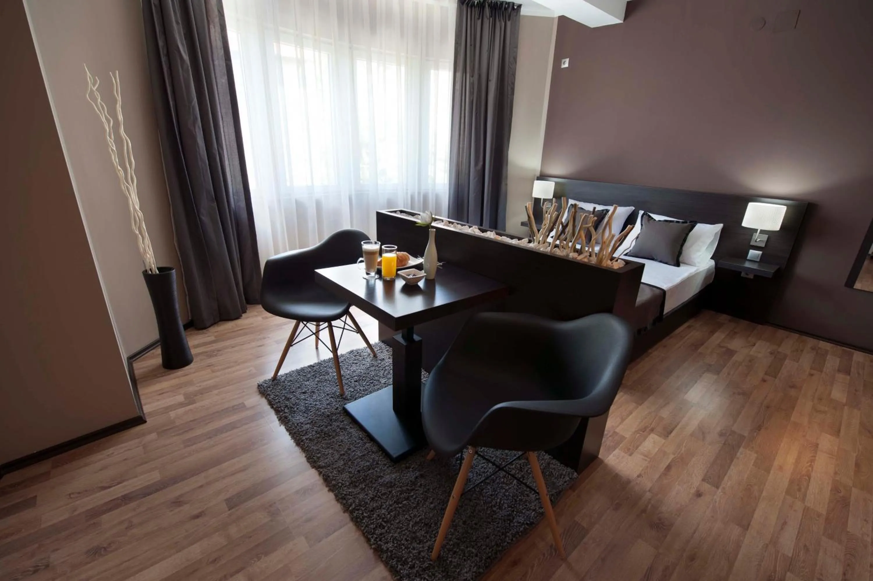 Studio (2 Adults) in Soho Apartments
