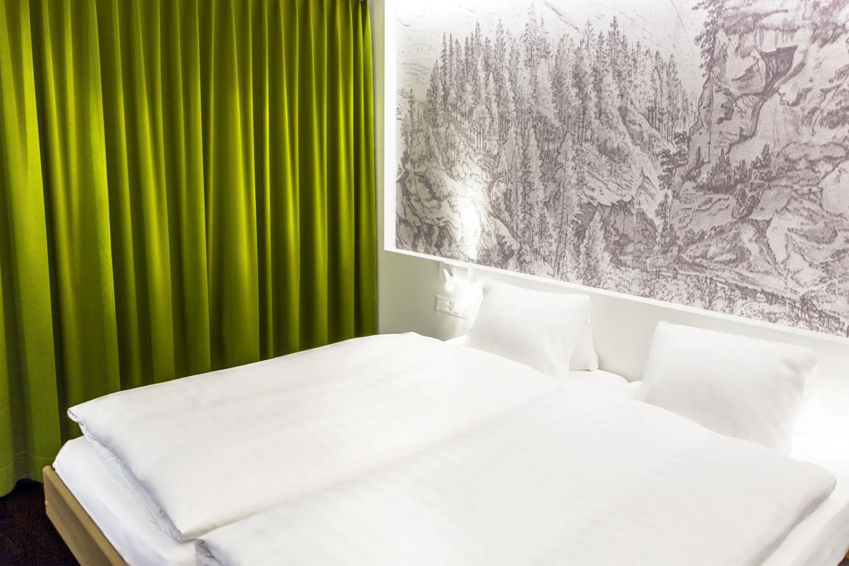 Bed in Hotel Weiss Kreuz