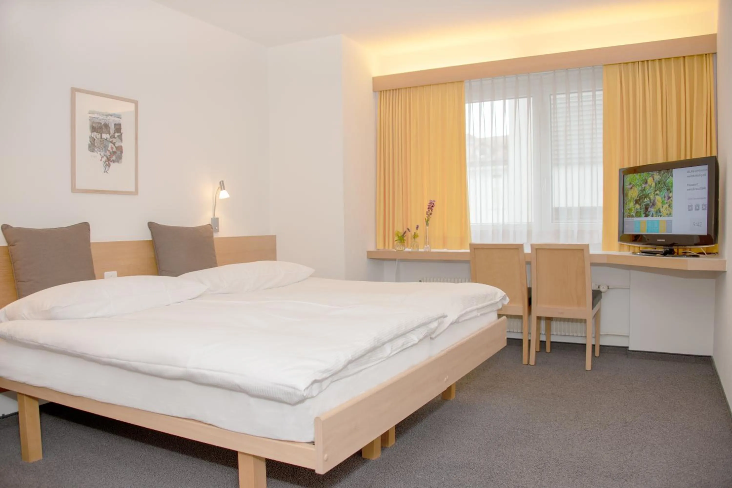 Bed in Hotel Weiss Kreuz