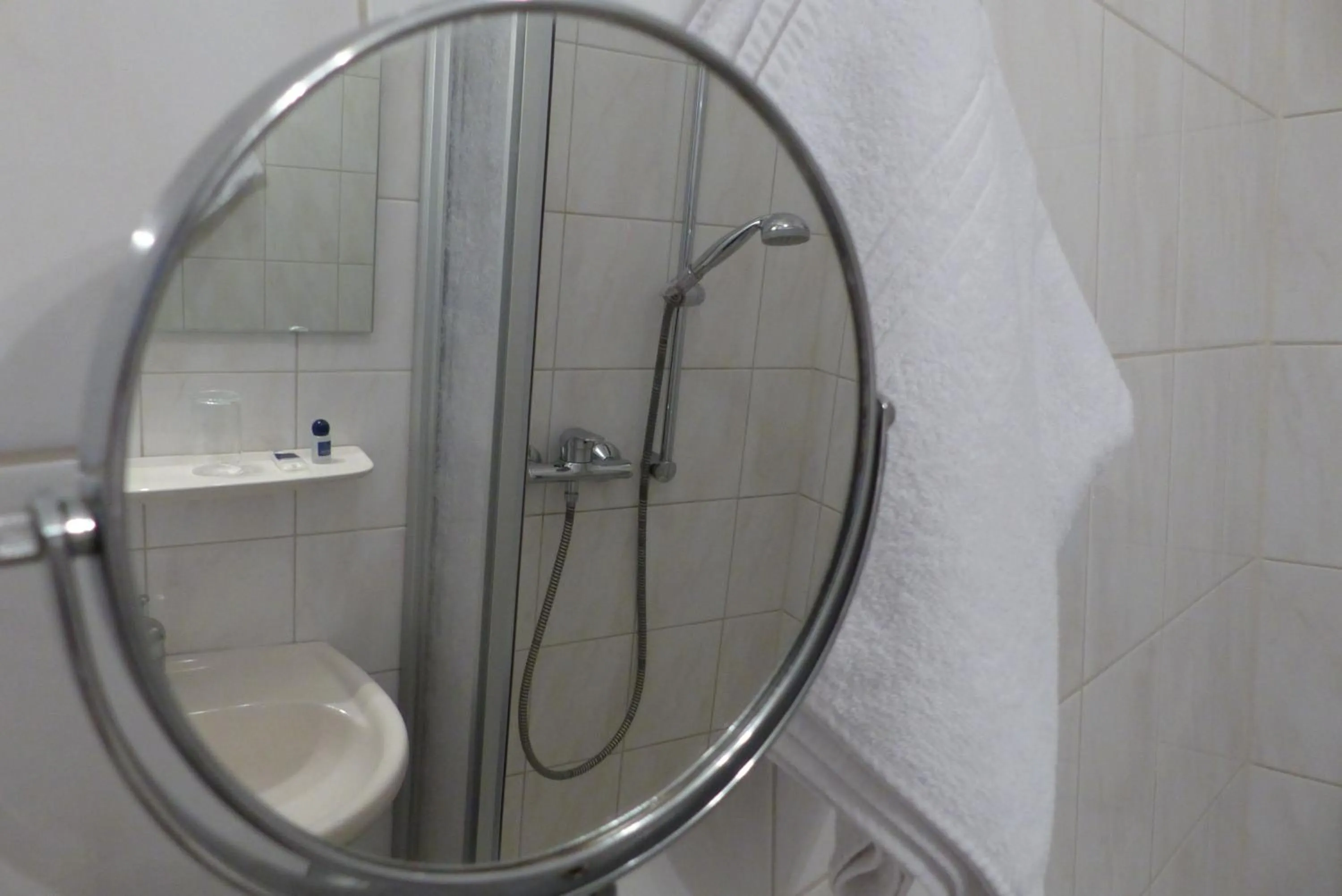 Shower in Hotel Hansa