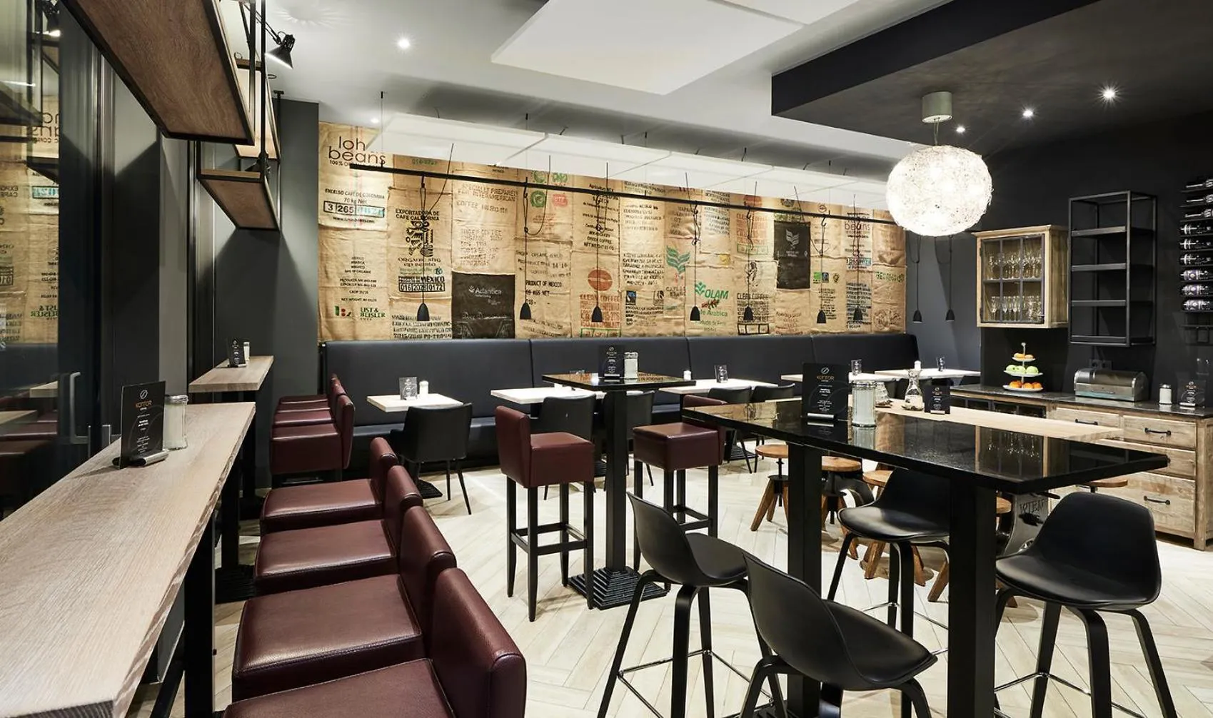 Restaurant/places to eat in Hotel Hansa