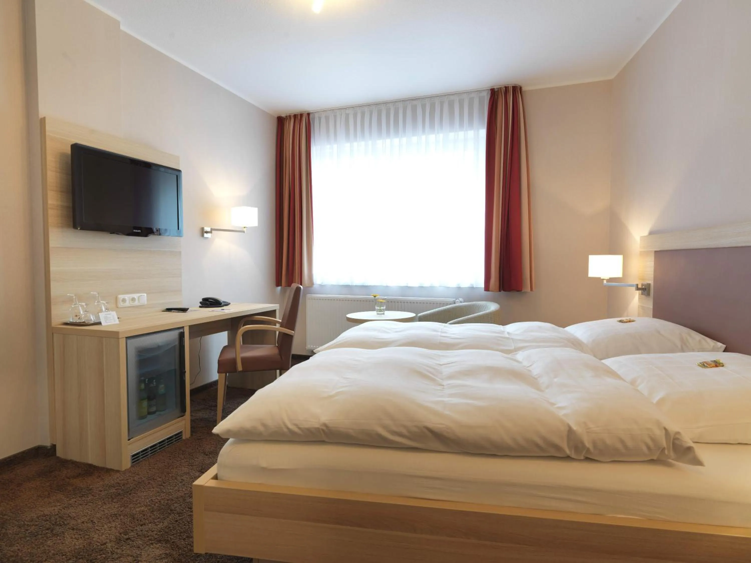 Photo of the whole room, Bed in Hotel Hansa