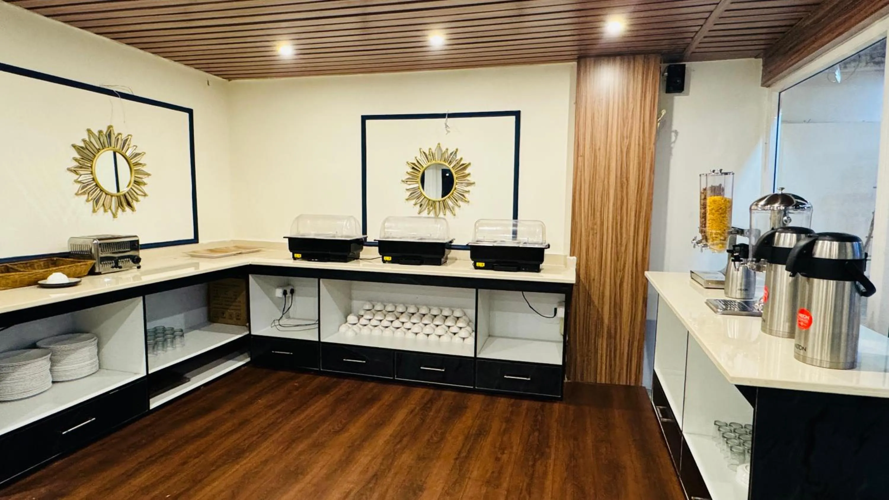 Restaurant/places to eat in The Reverent Ganga