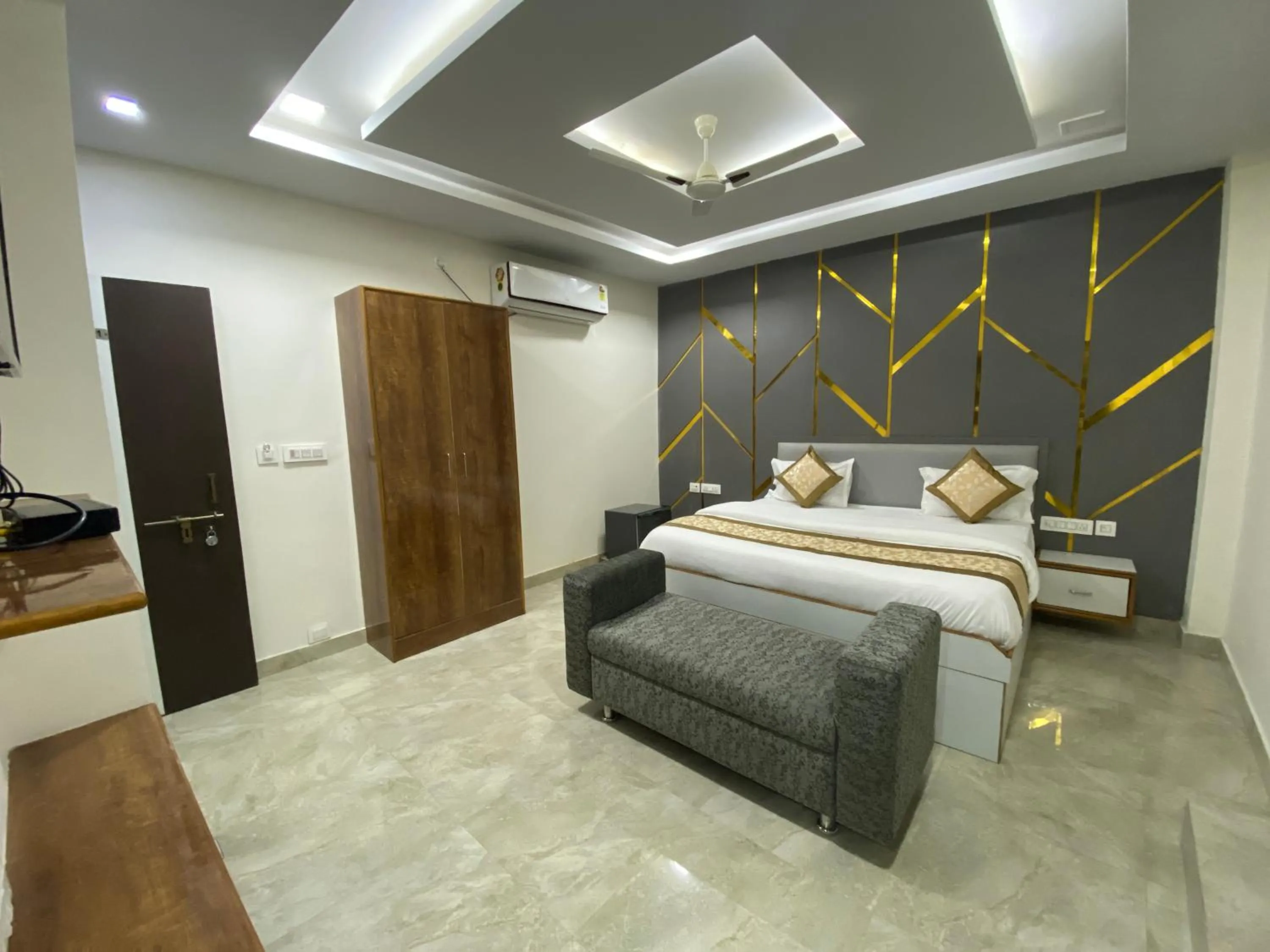 Bed in The Reverent Ganga