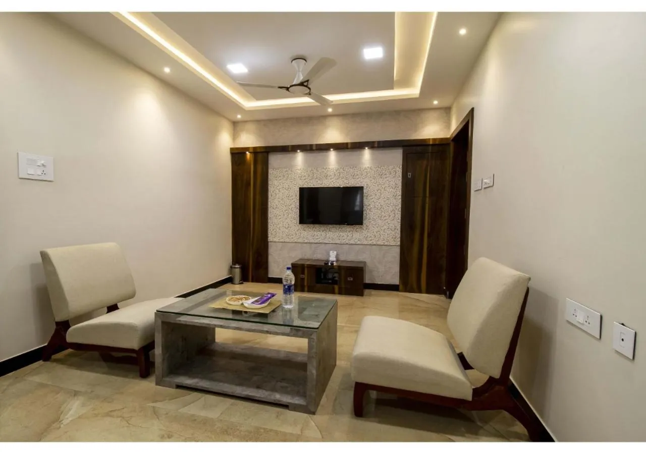 TV and multimedia in SR BOUTIQUEE STAY