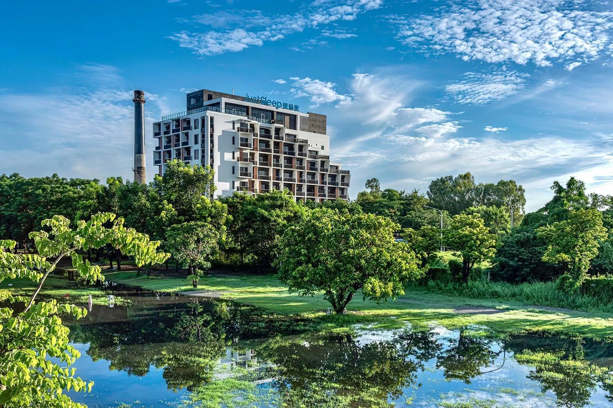 Property building in Just Sleep Tainan Hushan