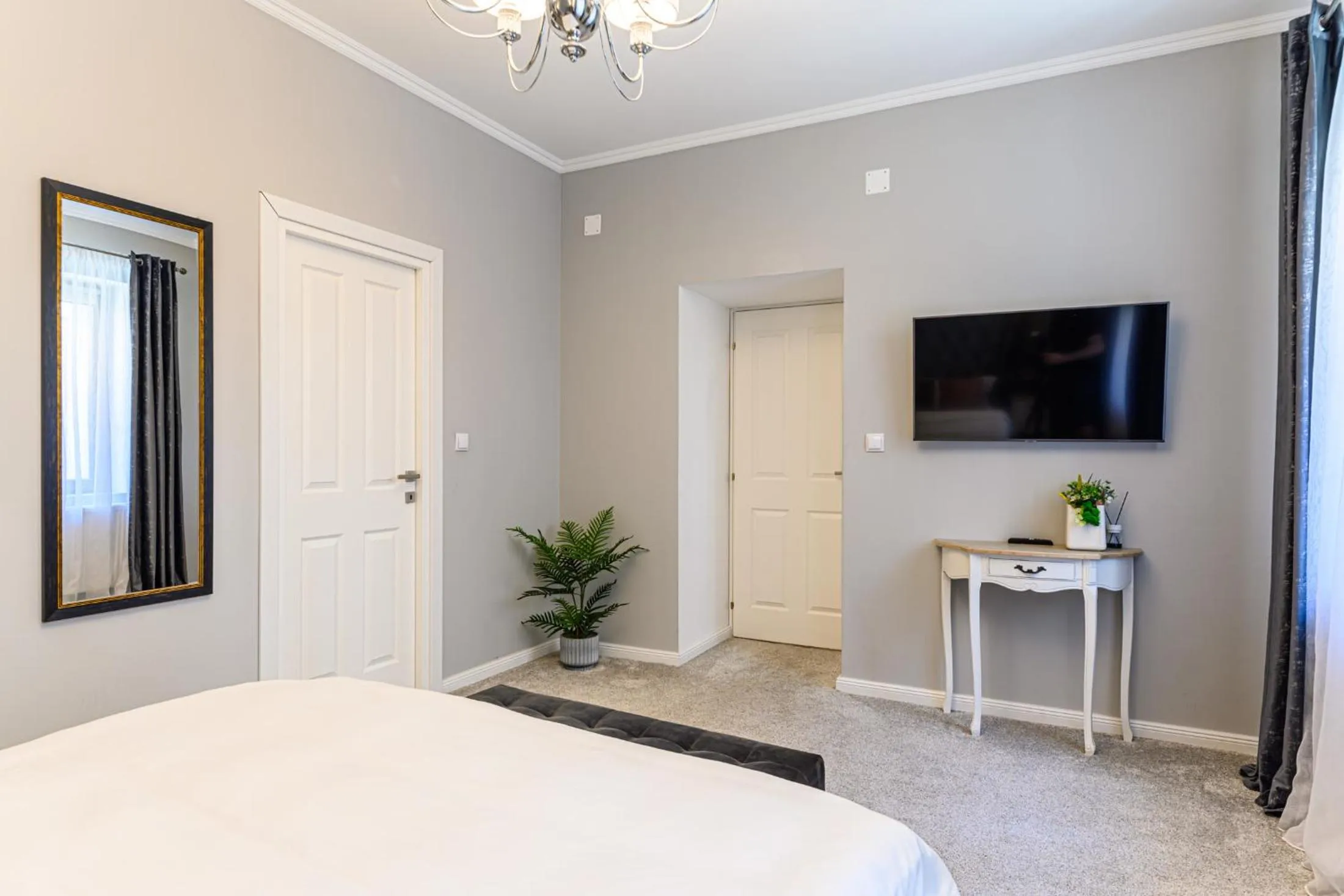 Photo of the whole room, Bed in Dallure House Boutique Brasov