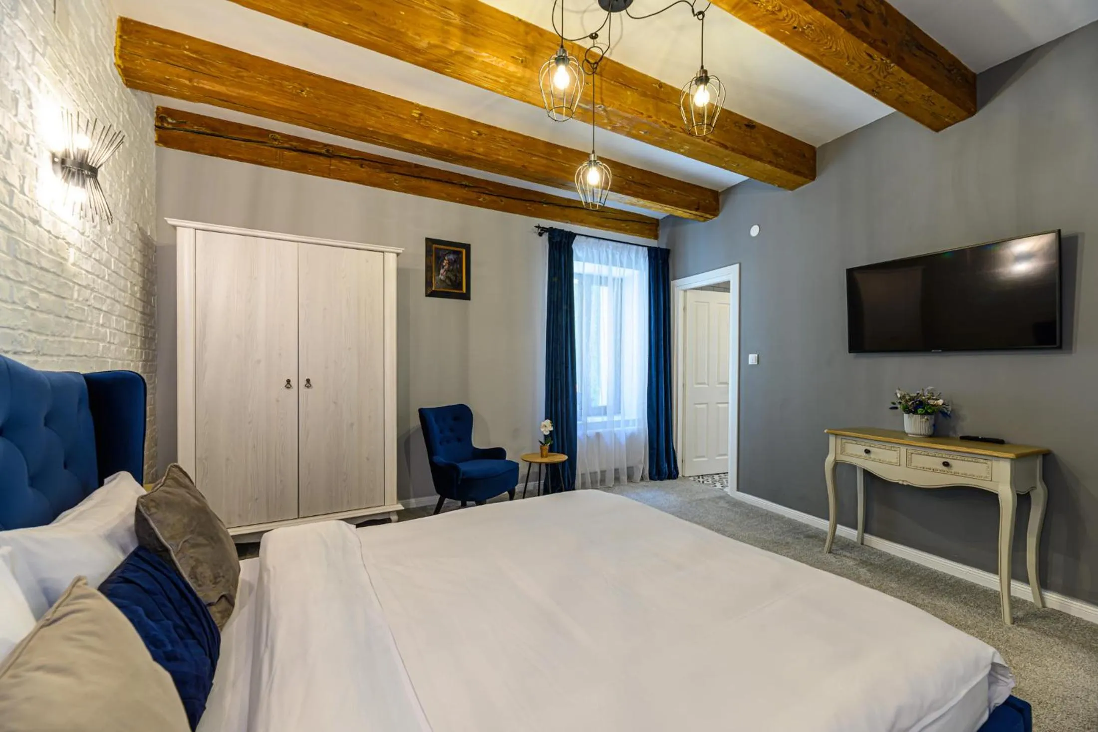 Bed in Dallure House Boutique Brasov