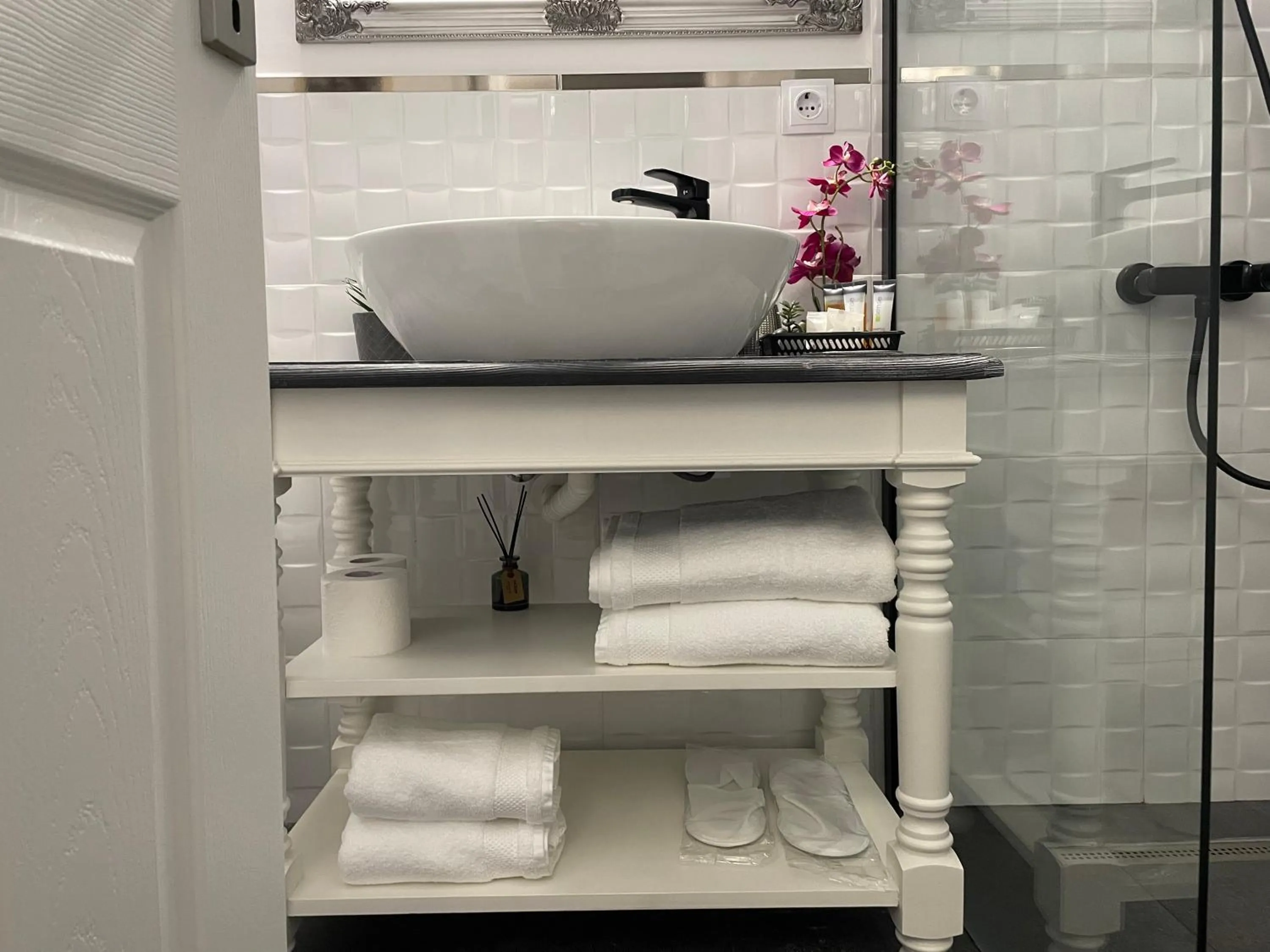 Bathroom in Dallure House Boutique Brasov