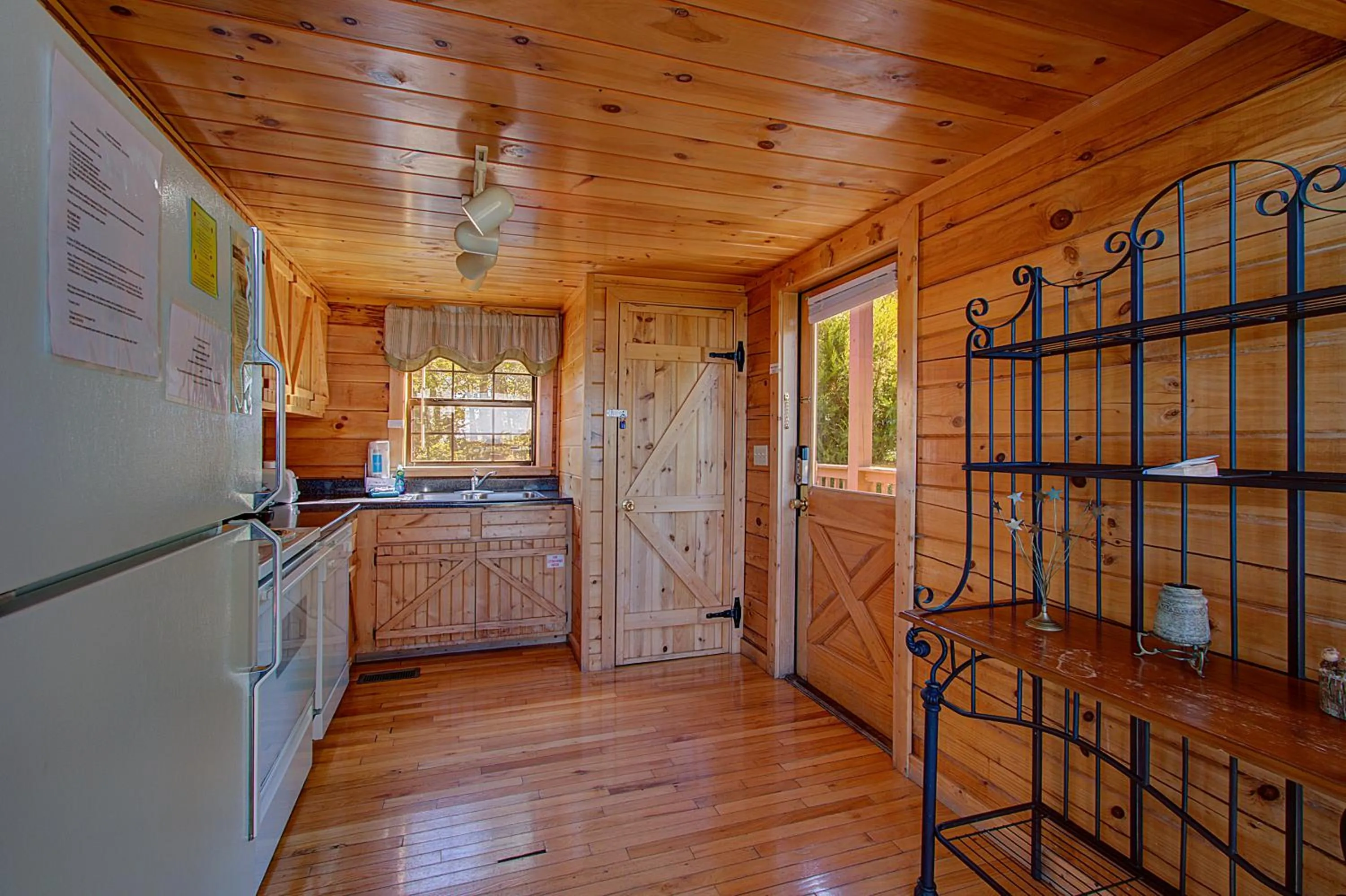 Stairway · Stunning Cabin in the Stars- 100mile views!