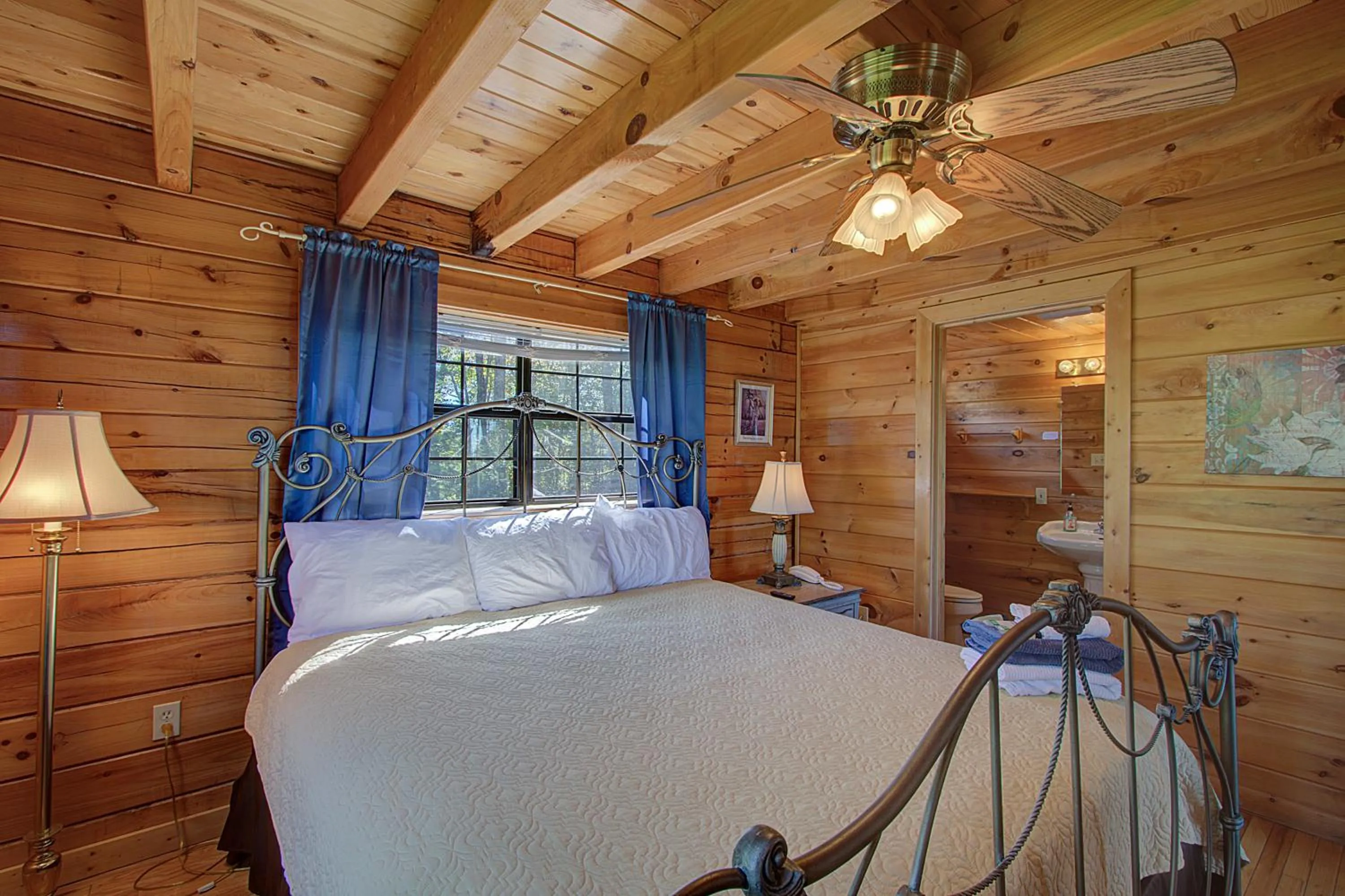 Stairway · Stunning Cabin in the Stars- 100mile views!