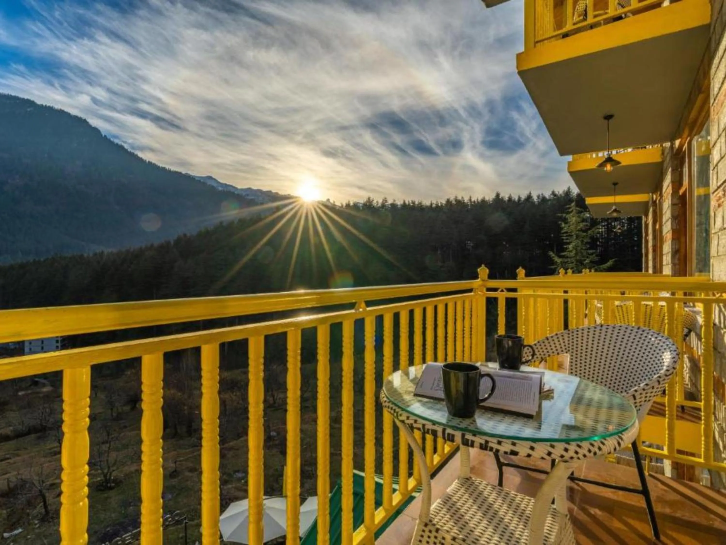 Day in The Hosteller Manali, Old Manali