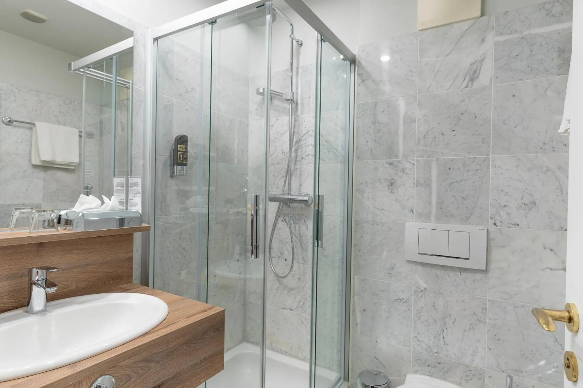 Shower in Hotel Kongress