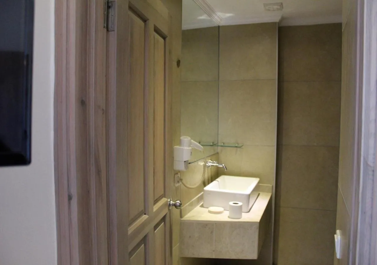 Bathroom in Castle Inn Boutique Hotel