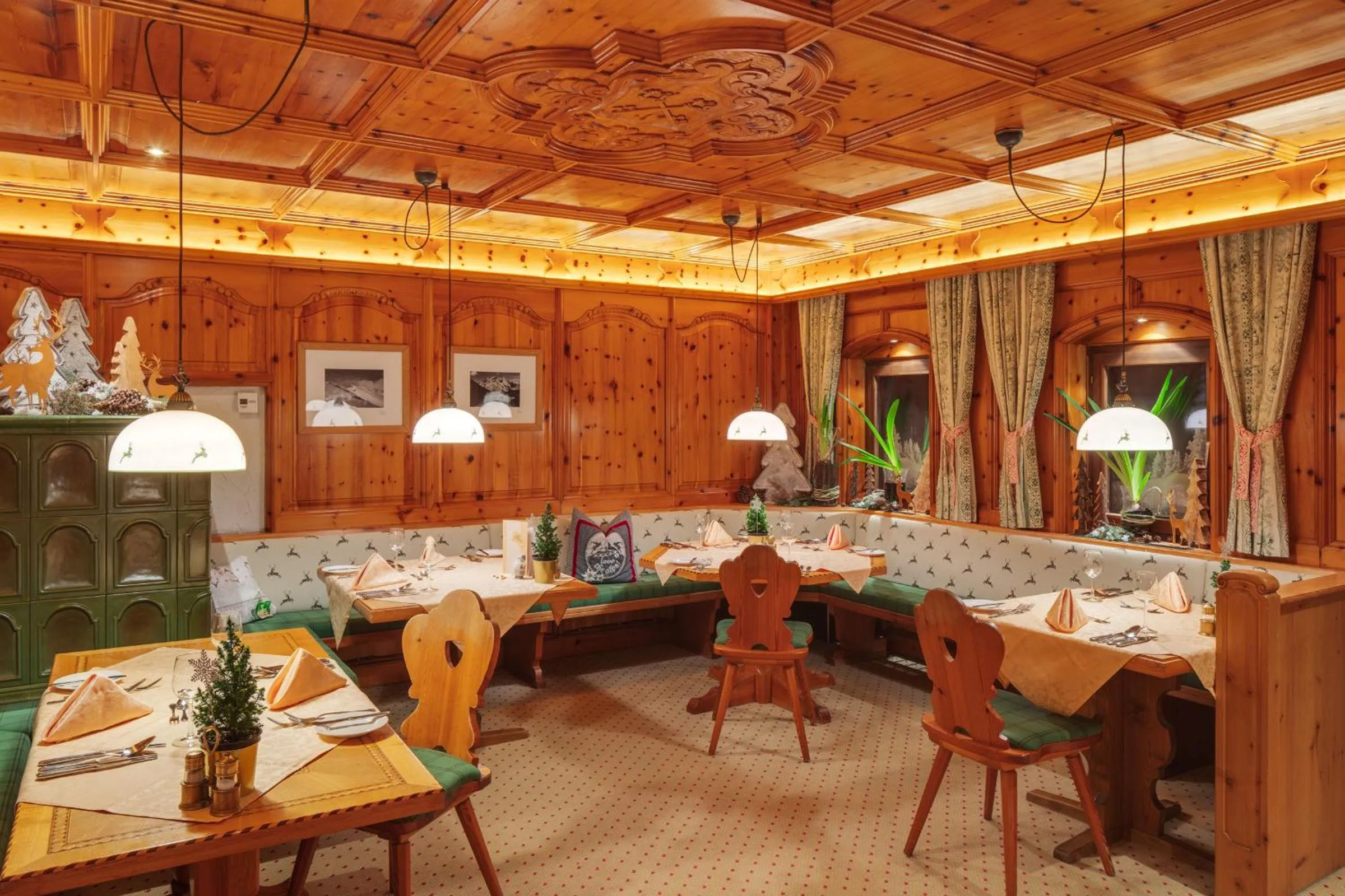 Dining area in Berg-Spa & Hotel Zamangspitze