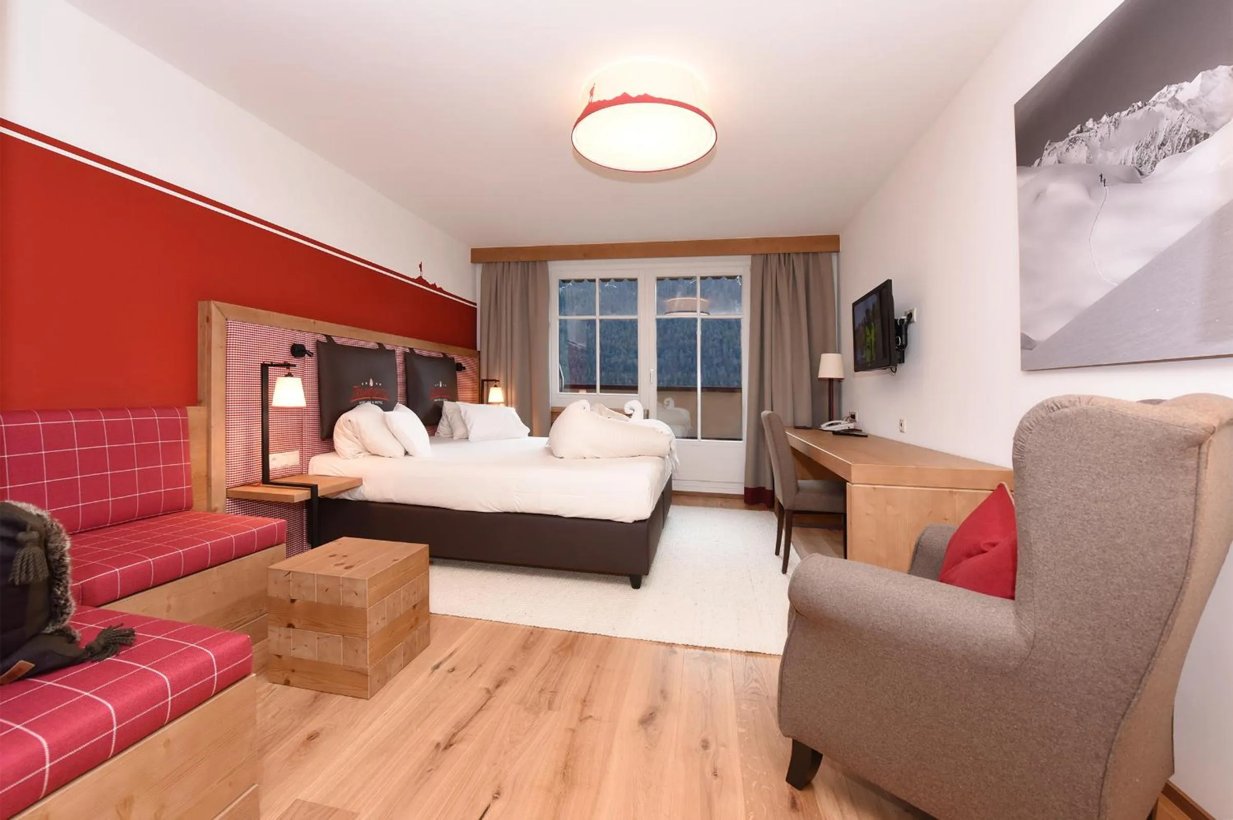 Photo of the whole room in Berg-Spa & Hotel Zamangspitze