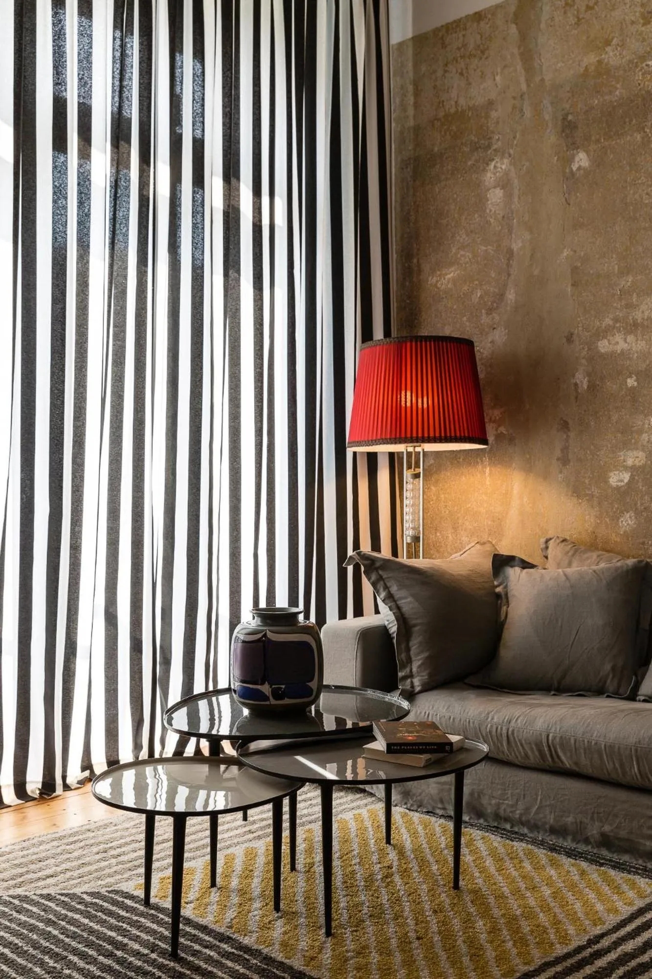 Seating area in Brilliant Apartments