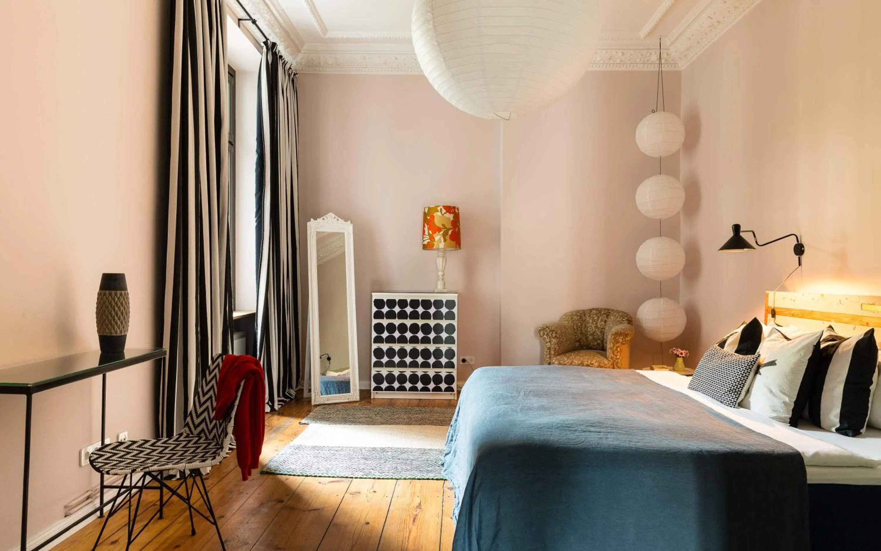 Bedroom, Bed in Brilliant Apartments