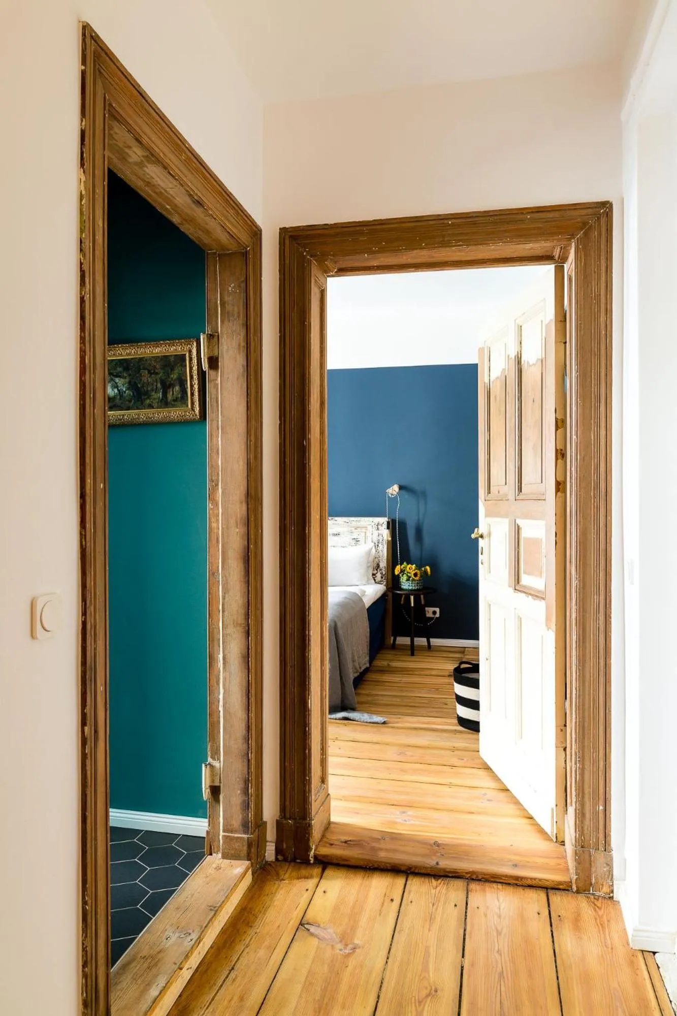 Decorative detail, Bed in Brilliant Apartments