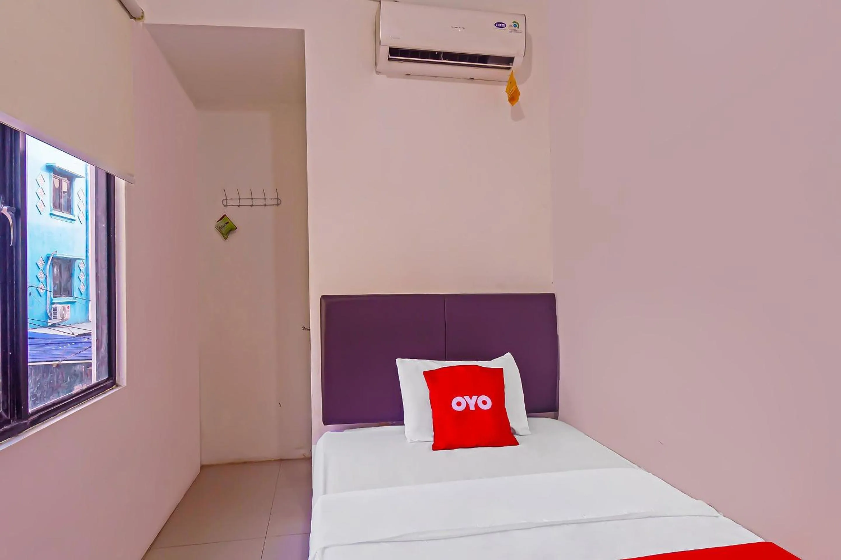 Bedroom in OYO 92664 Cemara Koja Residence Syariah