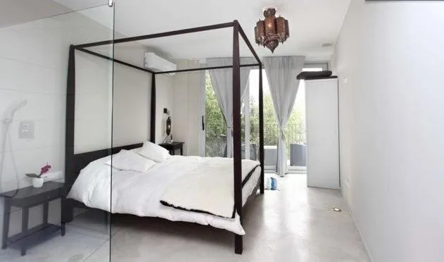 Shower, Bed in Les Suites