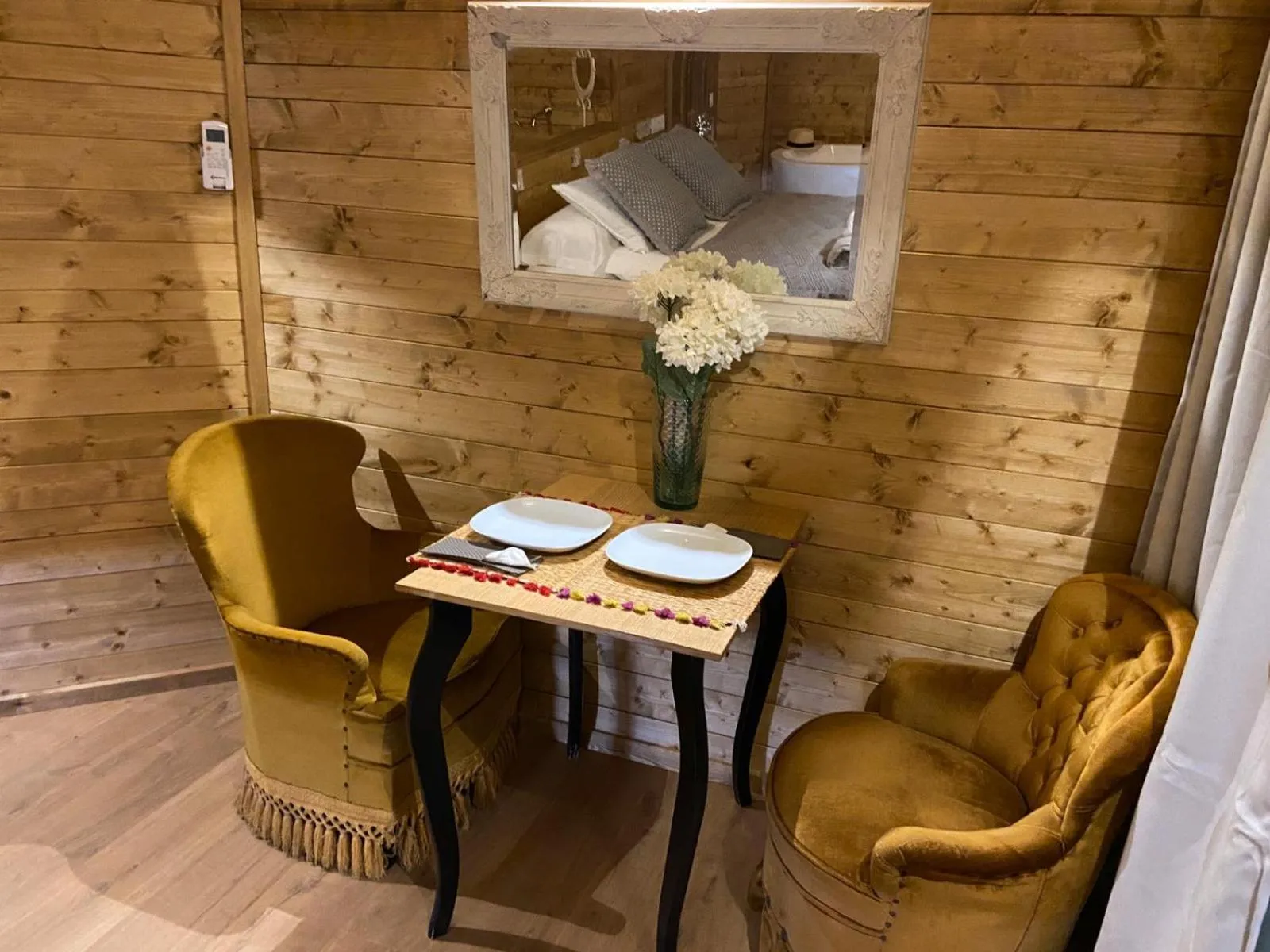 Seating area in Les Suites