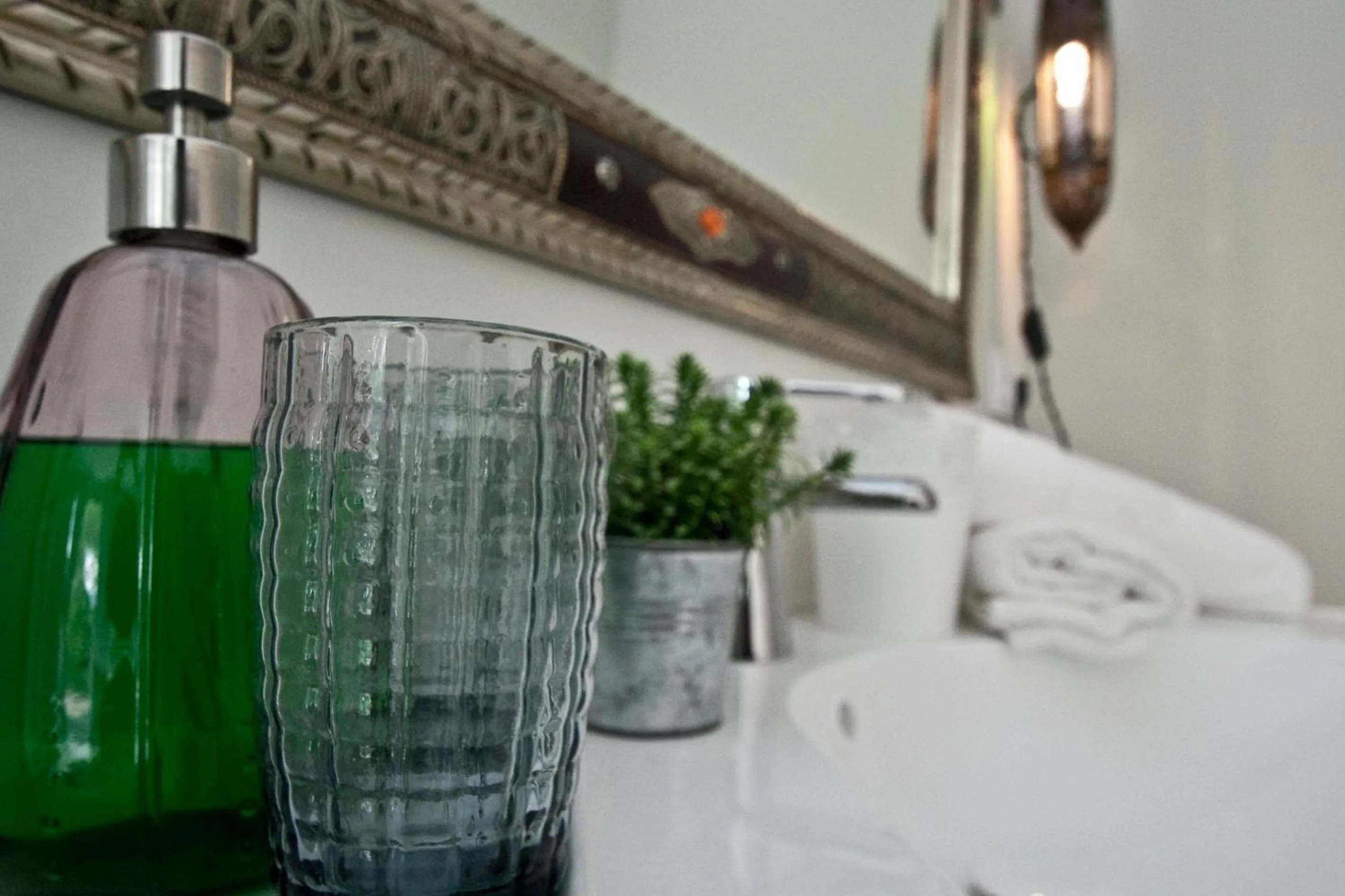 Bathroom, Bed in Les Suites