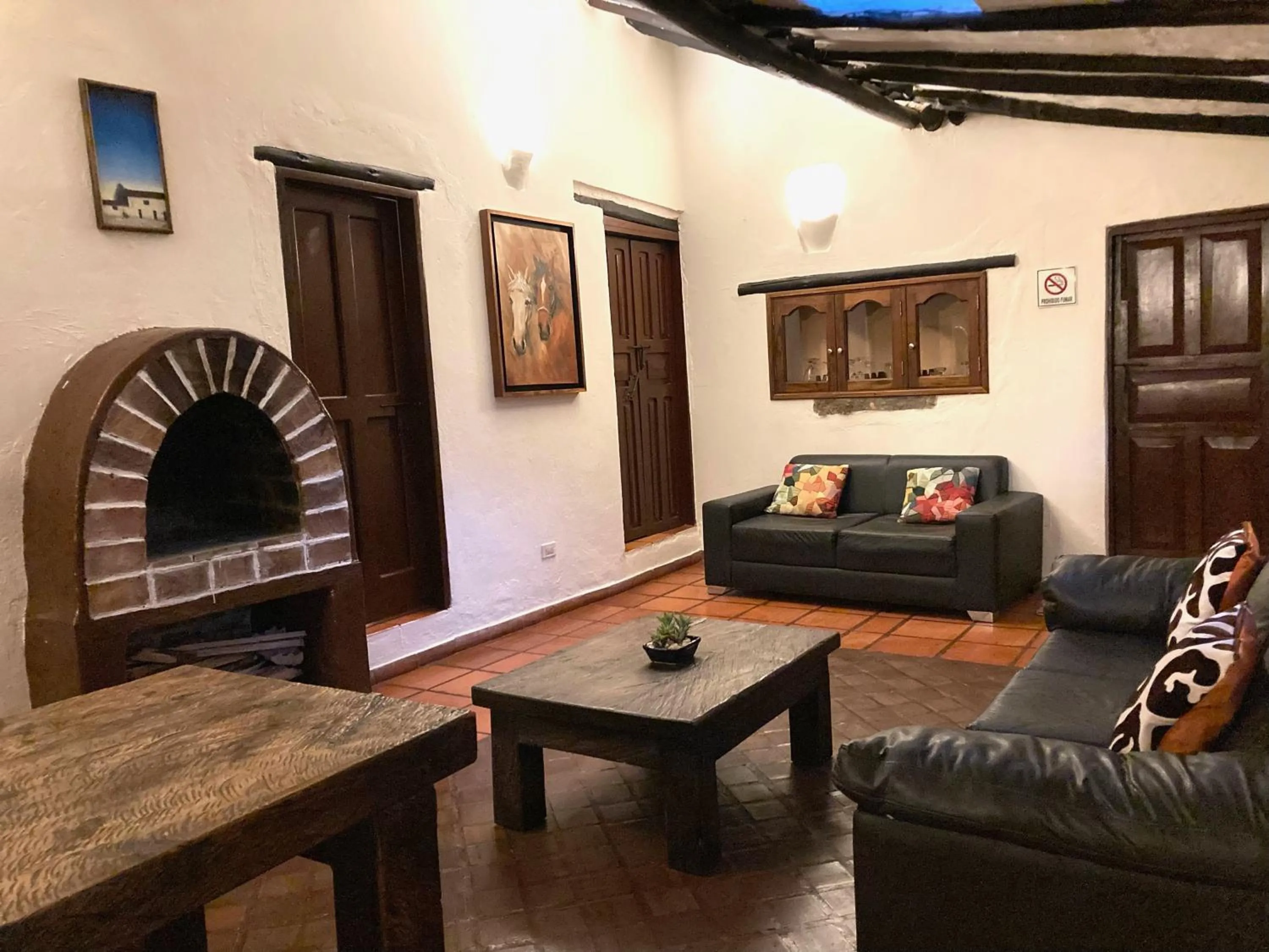 Living room in Bombon Hotel