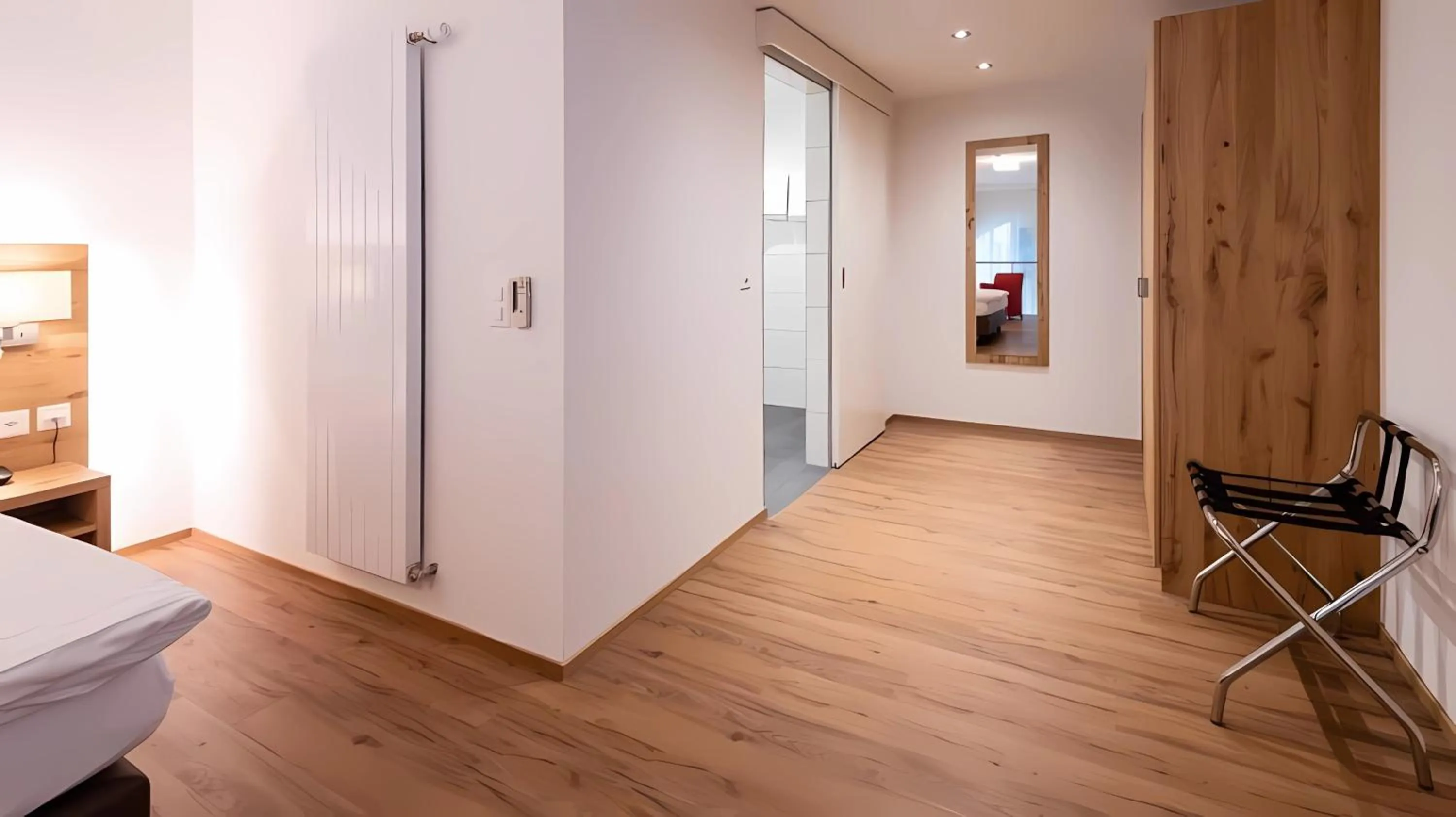 Photo of the whole room, Bed in Central City Hotel Rochat