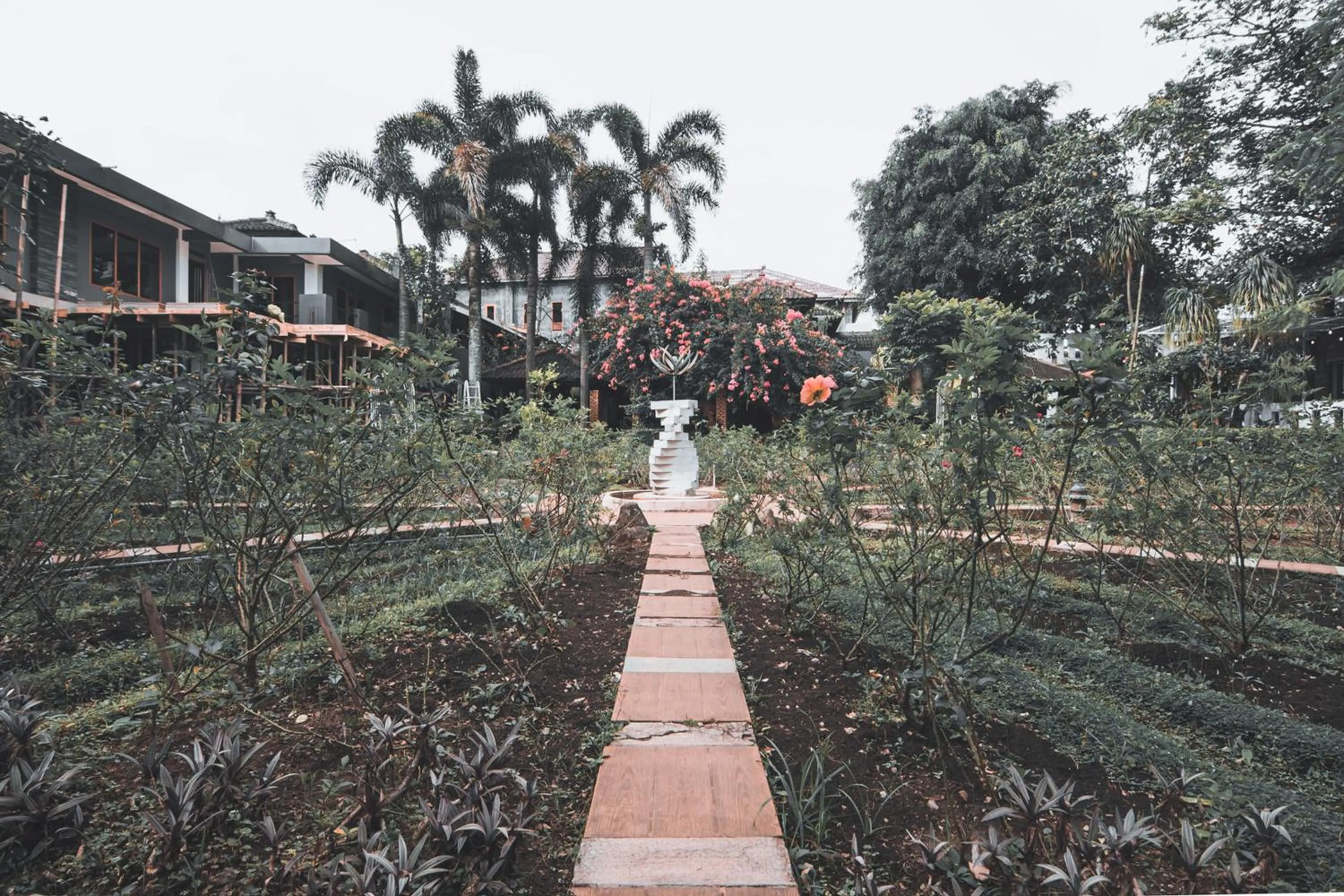 Lembur Kiwari Setra Duta Mitra RedDoorz