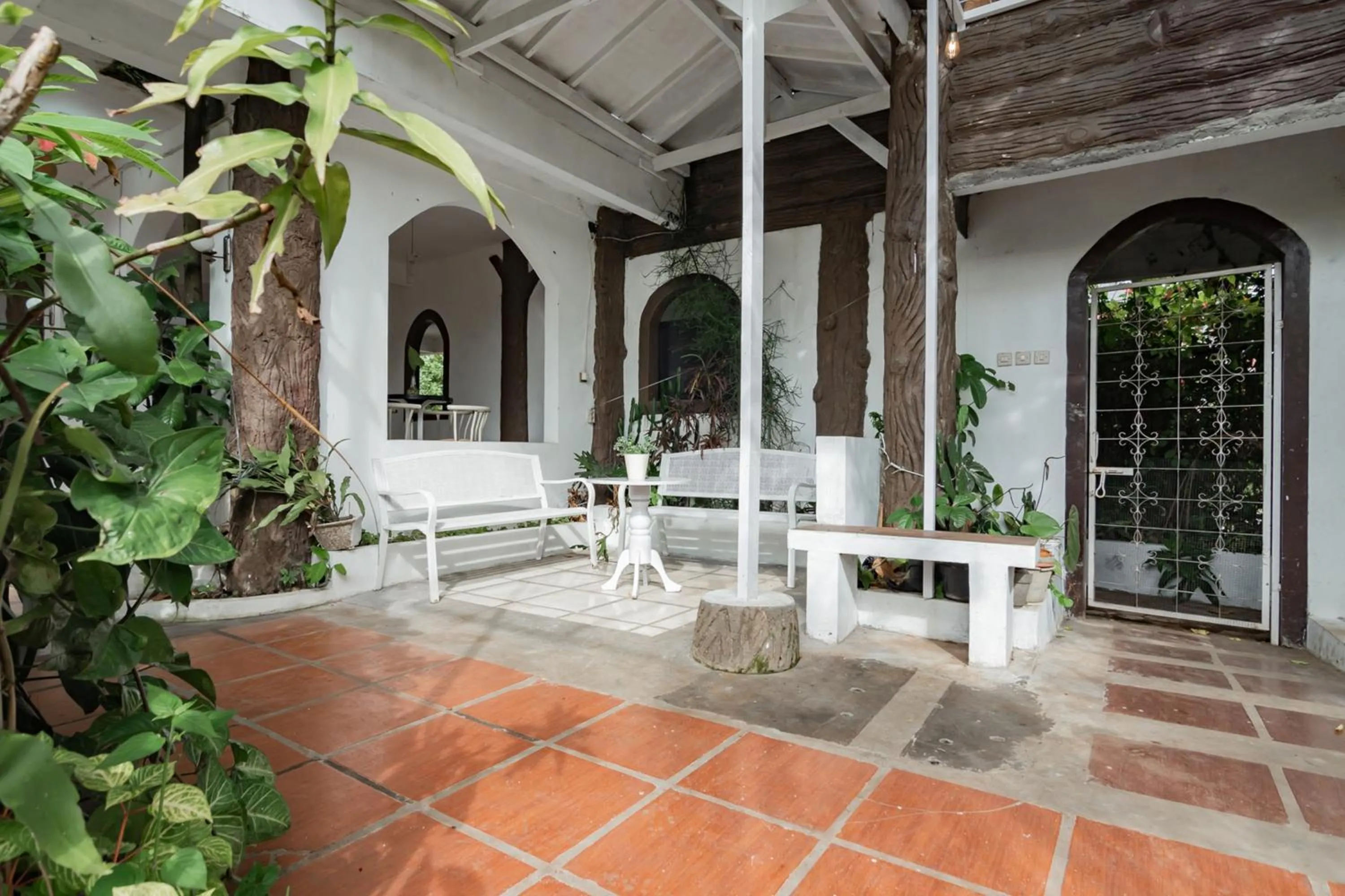 Patio in Lembur Kiwari Setra Duta Mitra RedDoorz